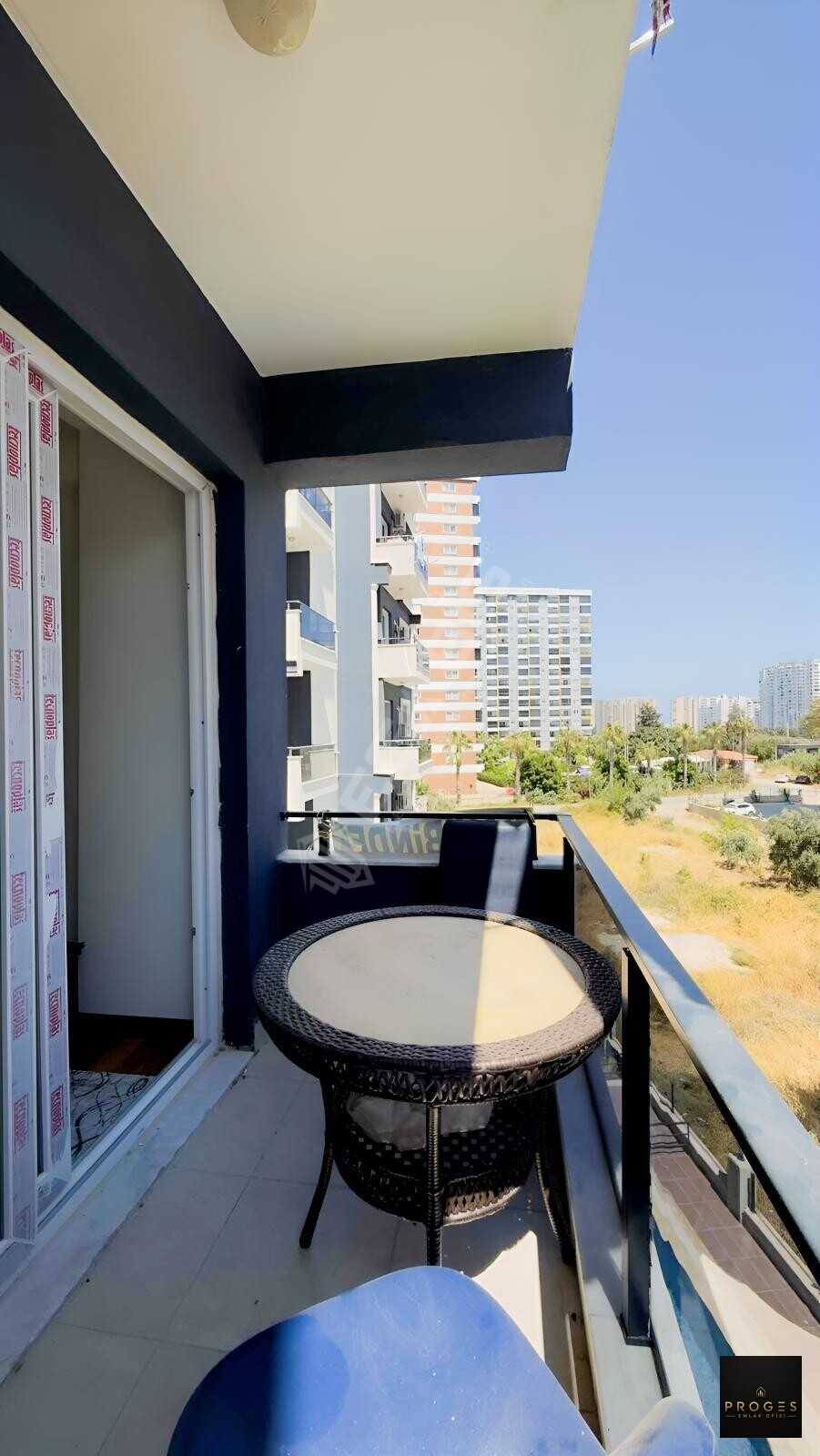 PROGES'TEN TÖMÜK'TE 3 CEPHELİ HAVUZLU 1+1 EŞYALI SATILIK DAİRE - 10