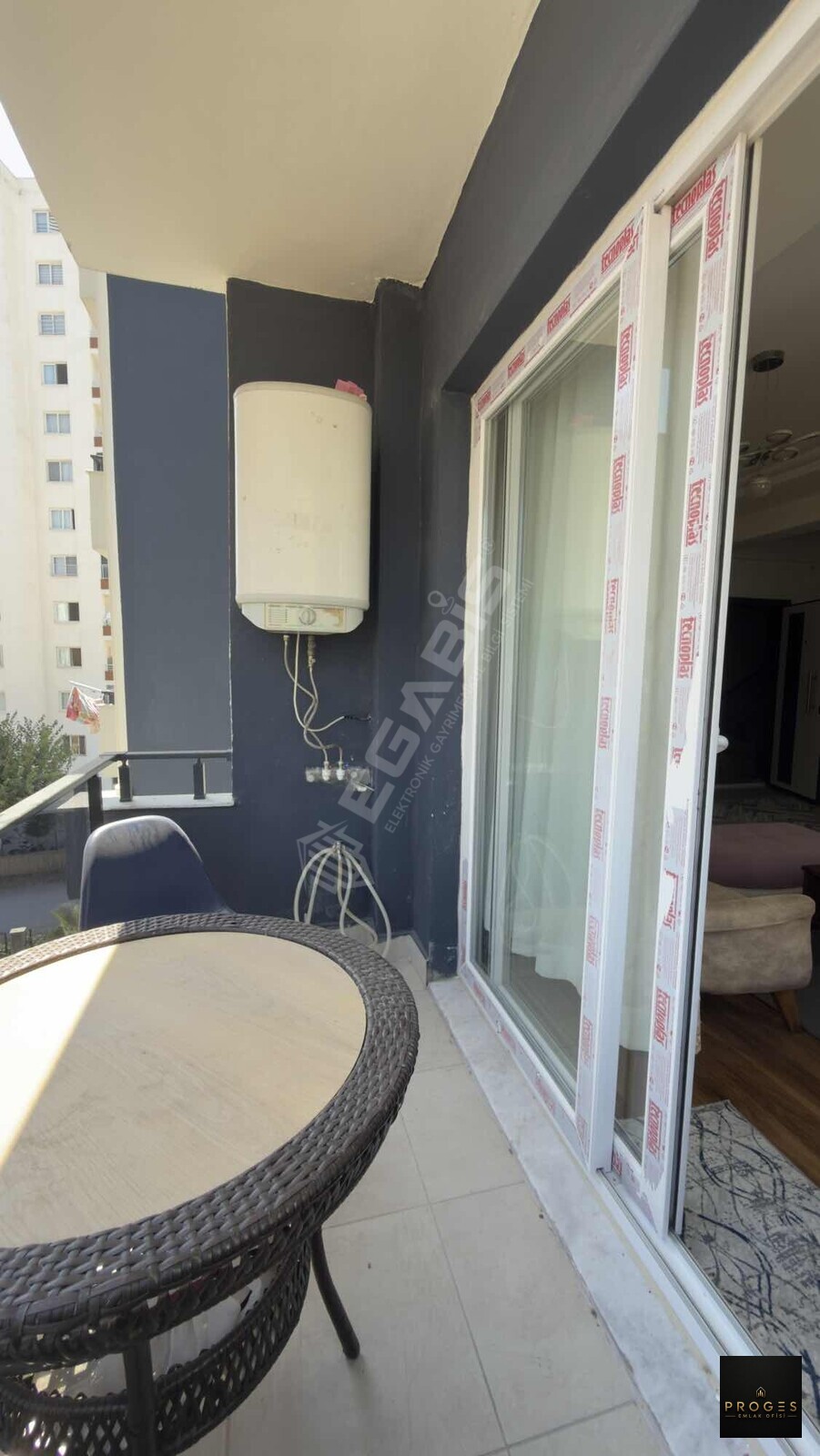 PROGES'TEN TÖMÜK'TE 3 CEPHELİ HAVUZLU 1+1 EŞYALI SATILIK DAİRE - 11