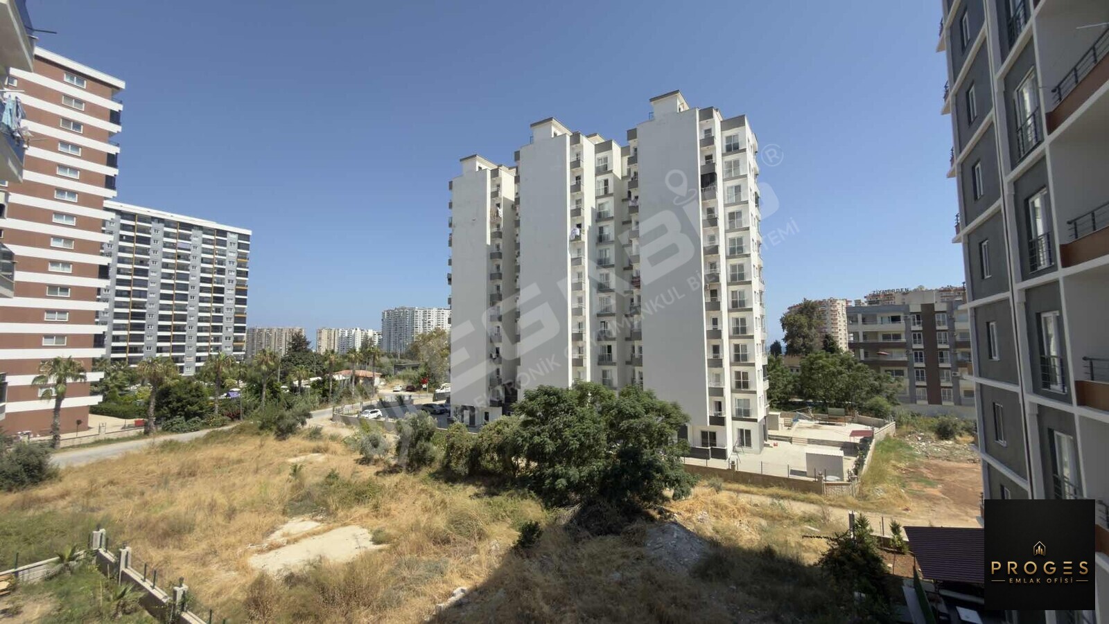 PROGES'TEN TÖMÜK'TE 3 CEPHELİ HAVUZLU 1+1 EŞYALI SATILIK DAİRE - 12