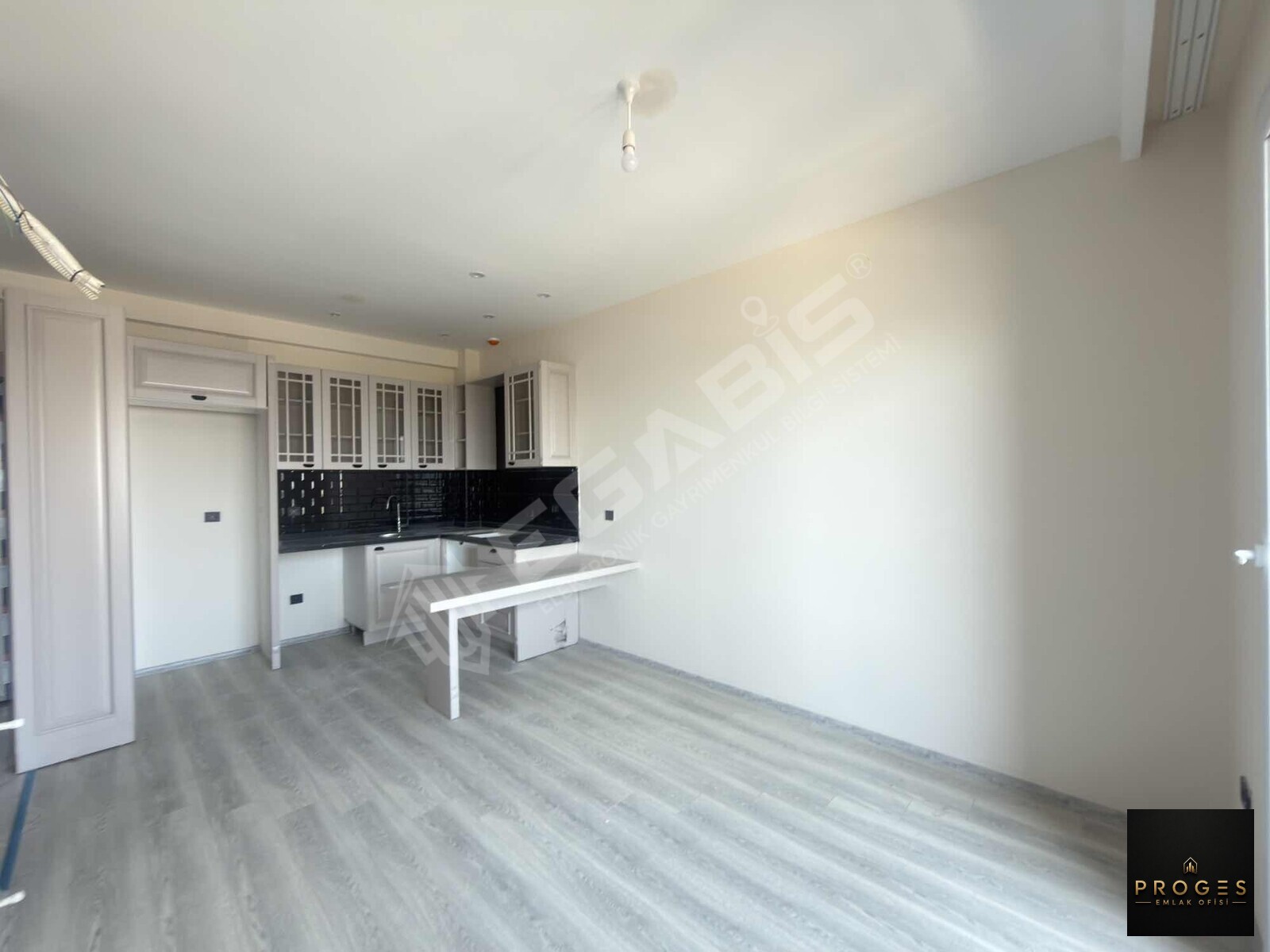 PROGES'TEN DENİZ MANZARALI 1+1 KİRALIK DAİRE - 3