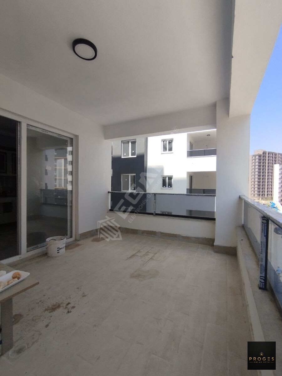 ERDEMLİ TÖMÜKTE HAVUZLU SİTEDE SATILIK 2+1 BAĞIMSIZ MUTFAK DAİRE - 3