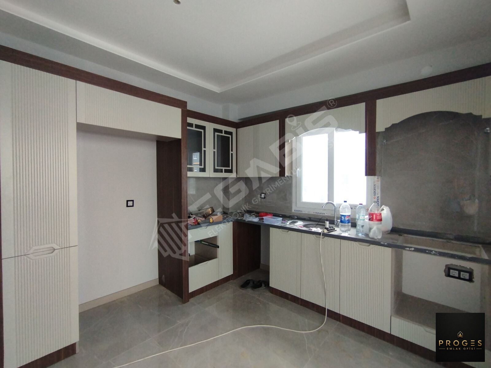 ERDEMLİ TÖMÜKTE HAVUZLU SİTEDE SATILIK 2+1 BAĞIMSIZ MUTFAK DAİRE - 5