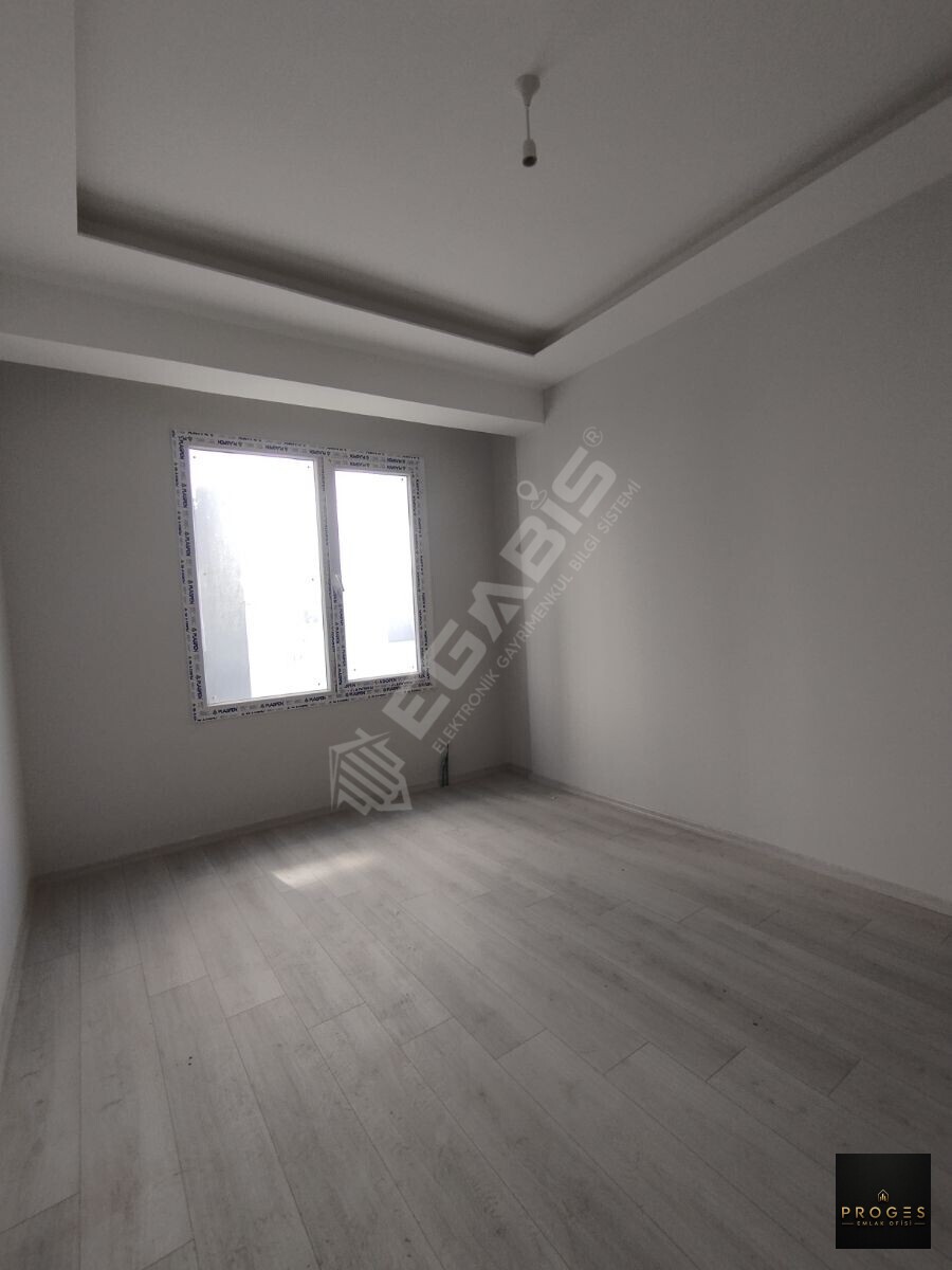ERDEMLİ TÖMÜKTE HAVUZLU SİTEDE SATILIK 2+1 BAĞIMSIZ MUTFAK DAİRE - 12
