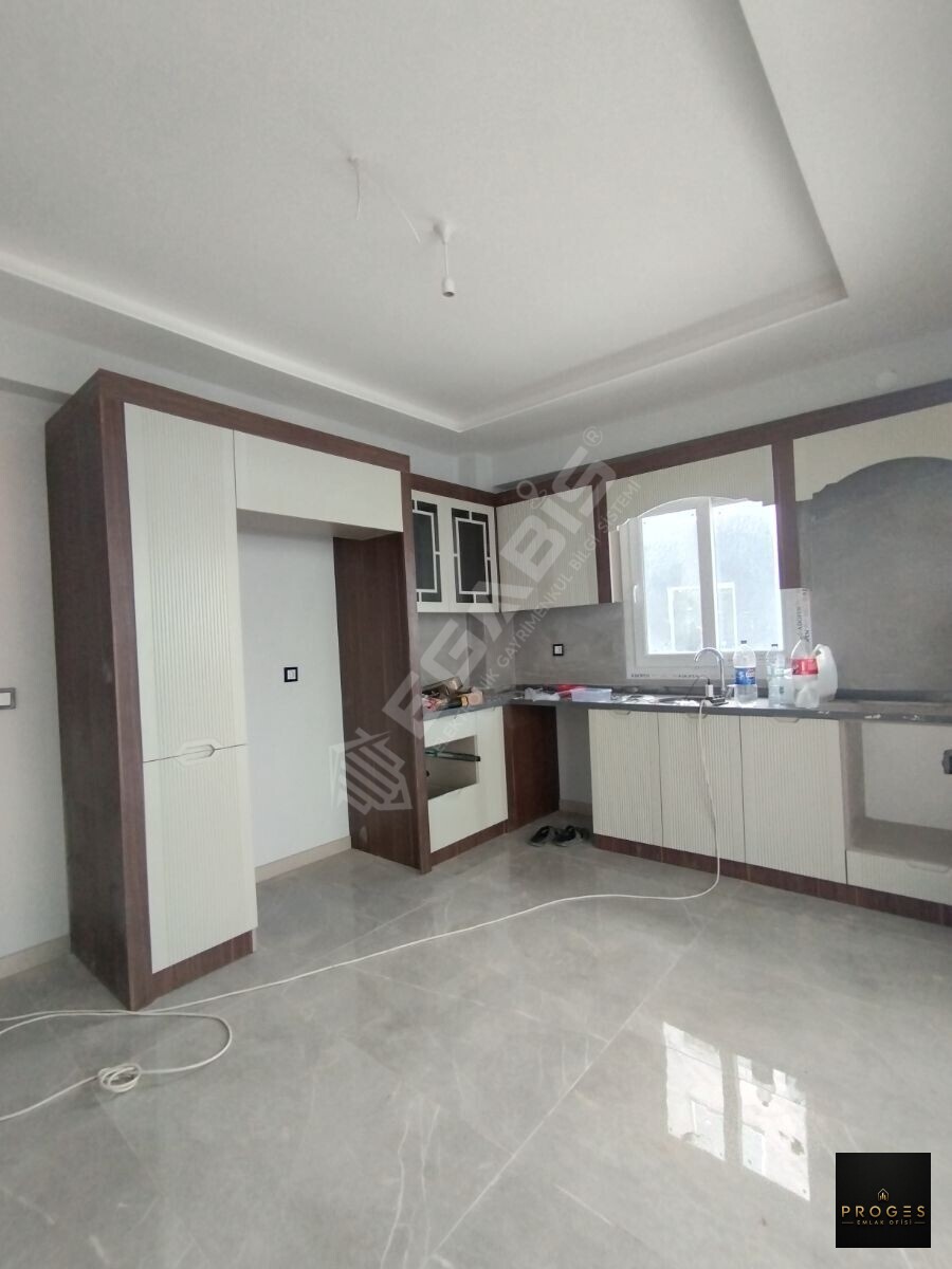ERDEMLİ TÖMÜKTE HAVUZLU SİTEDE SATILIK 2+1 BAĞIMSIZ MUTFAK DAİRE - 4