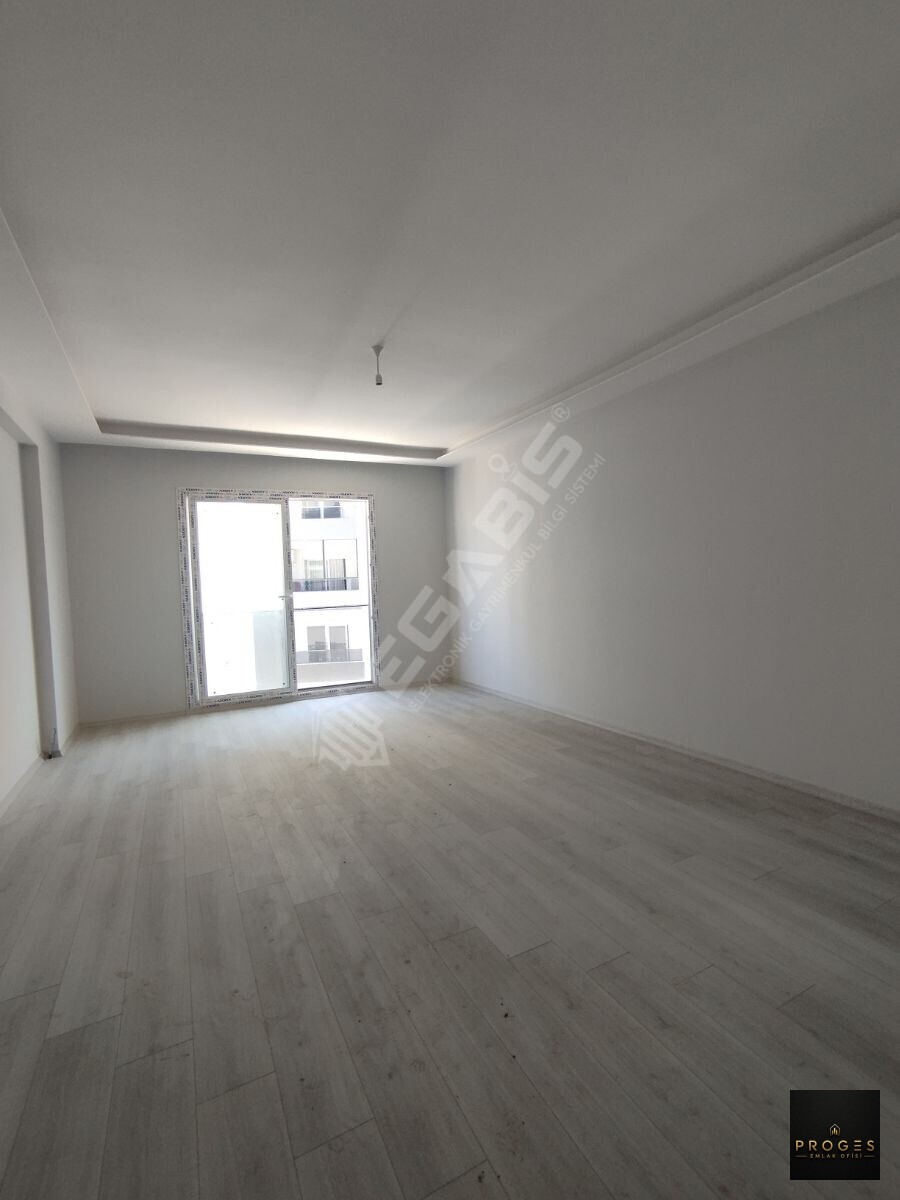ERDEMLİ TÖMÜKTE HAVUZLU SİTEDE SATILIK 2+1 BAĞIMSIZ MUTFAK DAİRE - 8