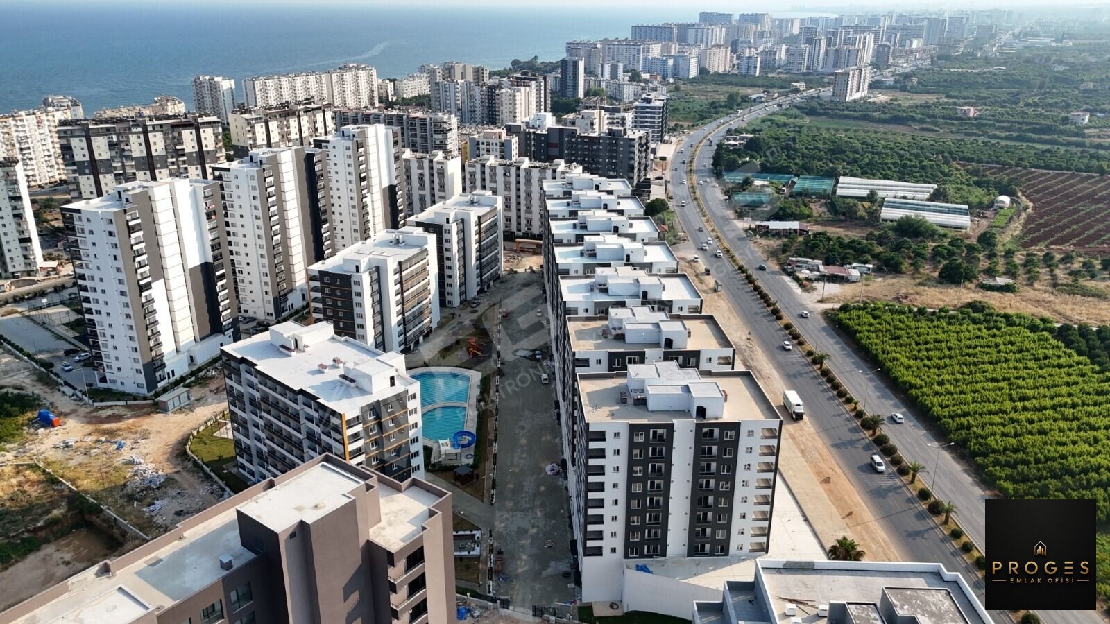ERDEMLİ TÖMÜKTE HAVUZLU SİTEDE SATILIK 2+1 BAĞIMSIZ MUTFAK DAİRE - 25