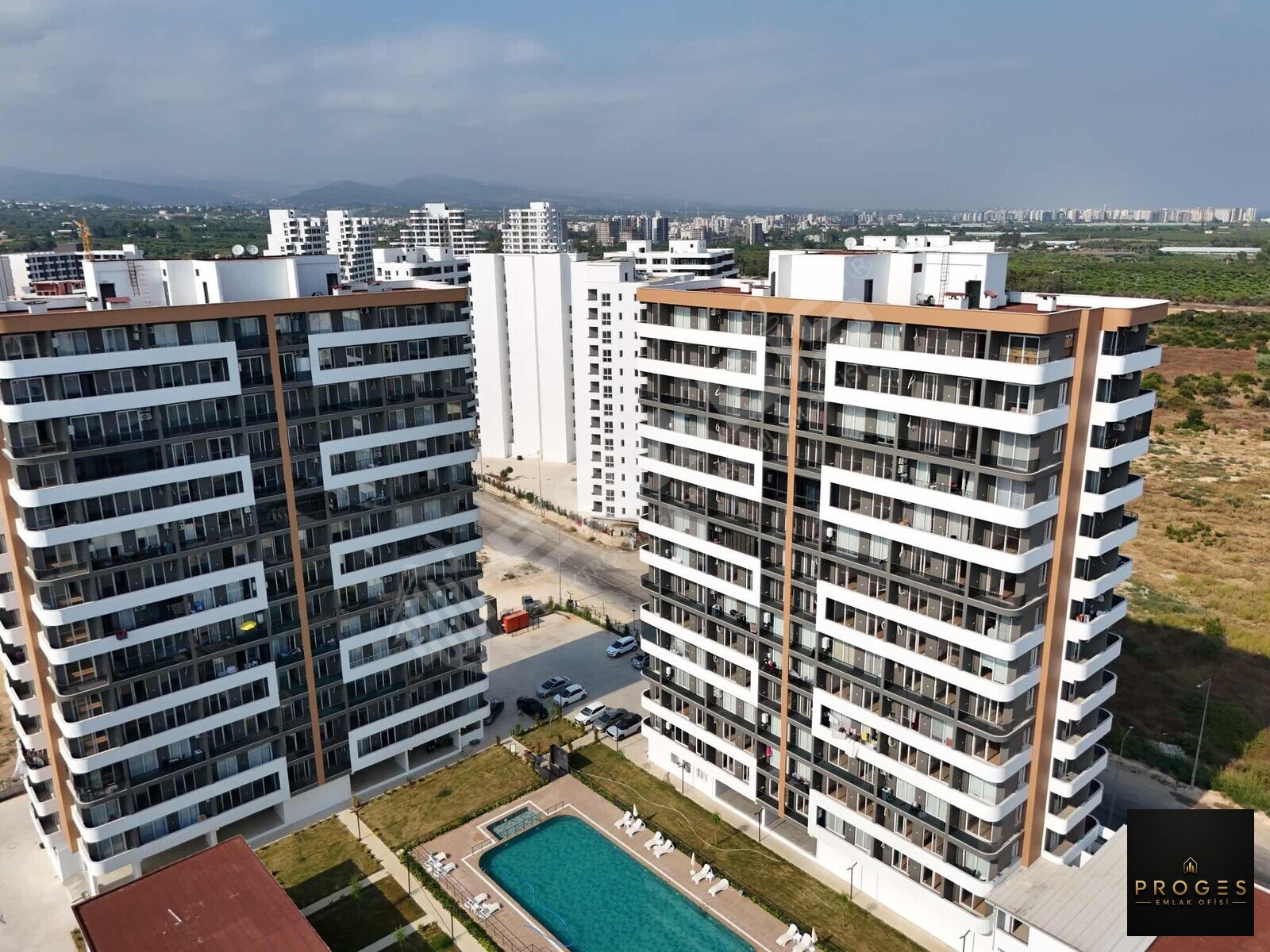 PROGES'TEN TÖMÜK'TE HAVUZLU SİTE İÇİNDE 1+1 SATILIK - 4