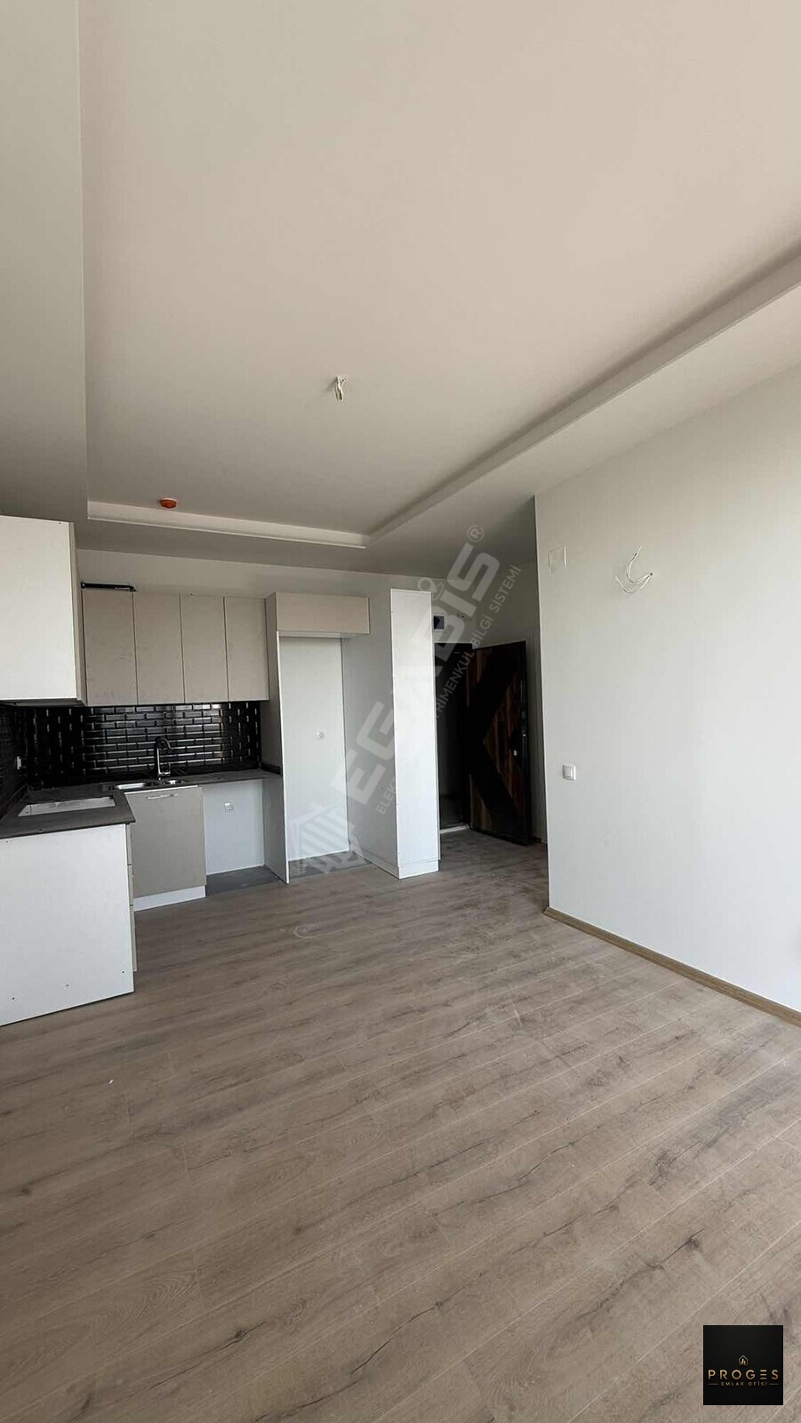 PROGES'TEN TÖMÜK'TE HAVUZLU SİTE İÇİNDE 1+1 SATILIK - 7
