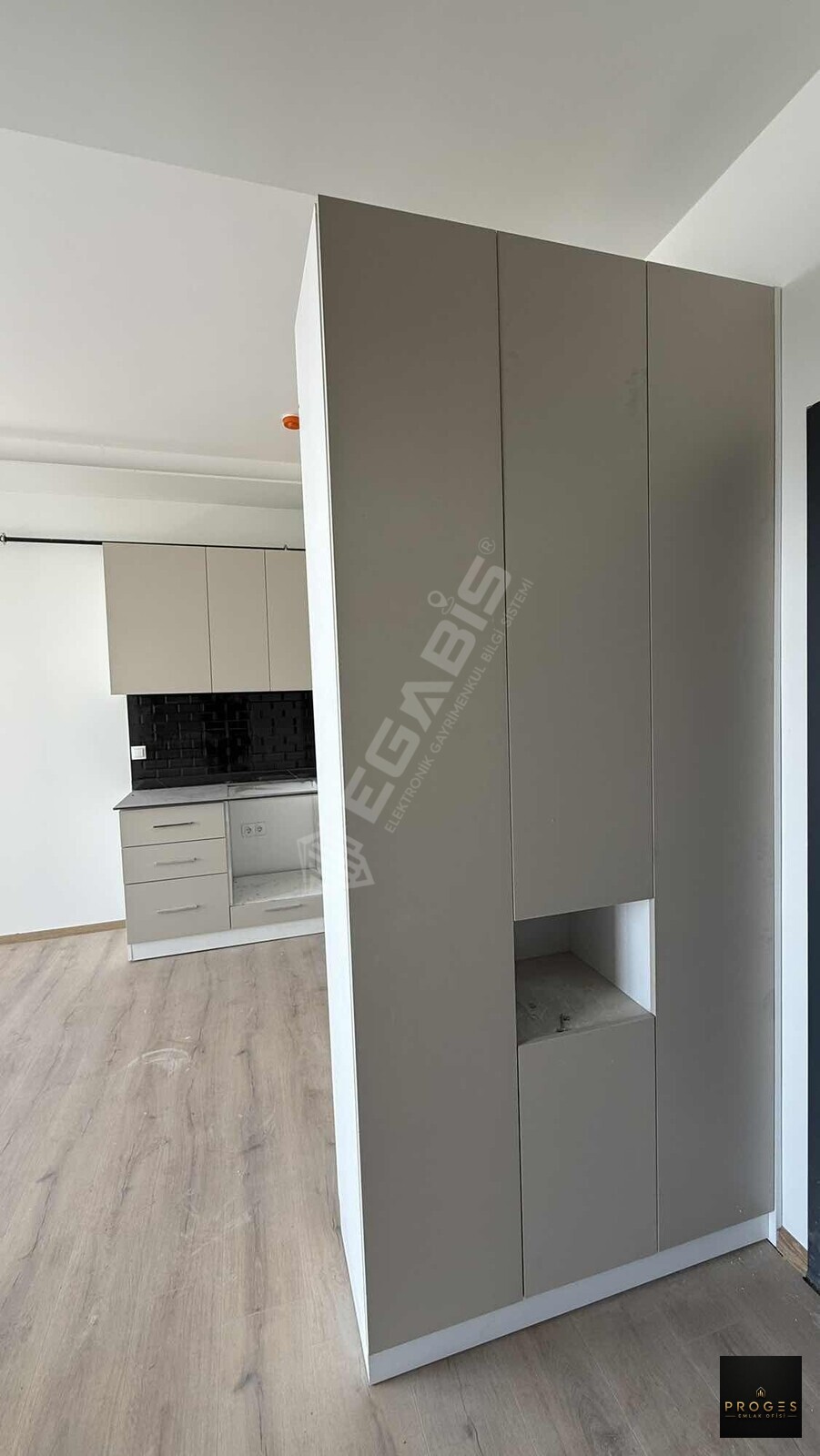 PROGES'TEN TÖMÜK'TE HAVUZLU SİTE İÇİNDE 1+1 SATILIK - 13