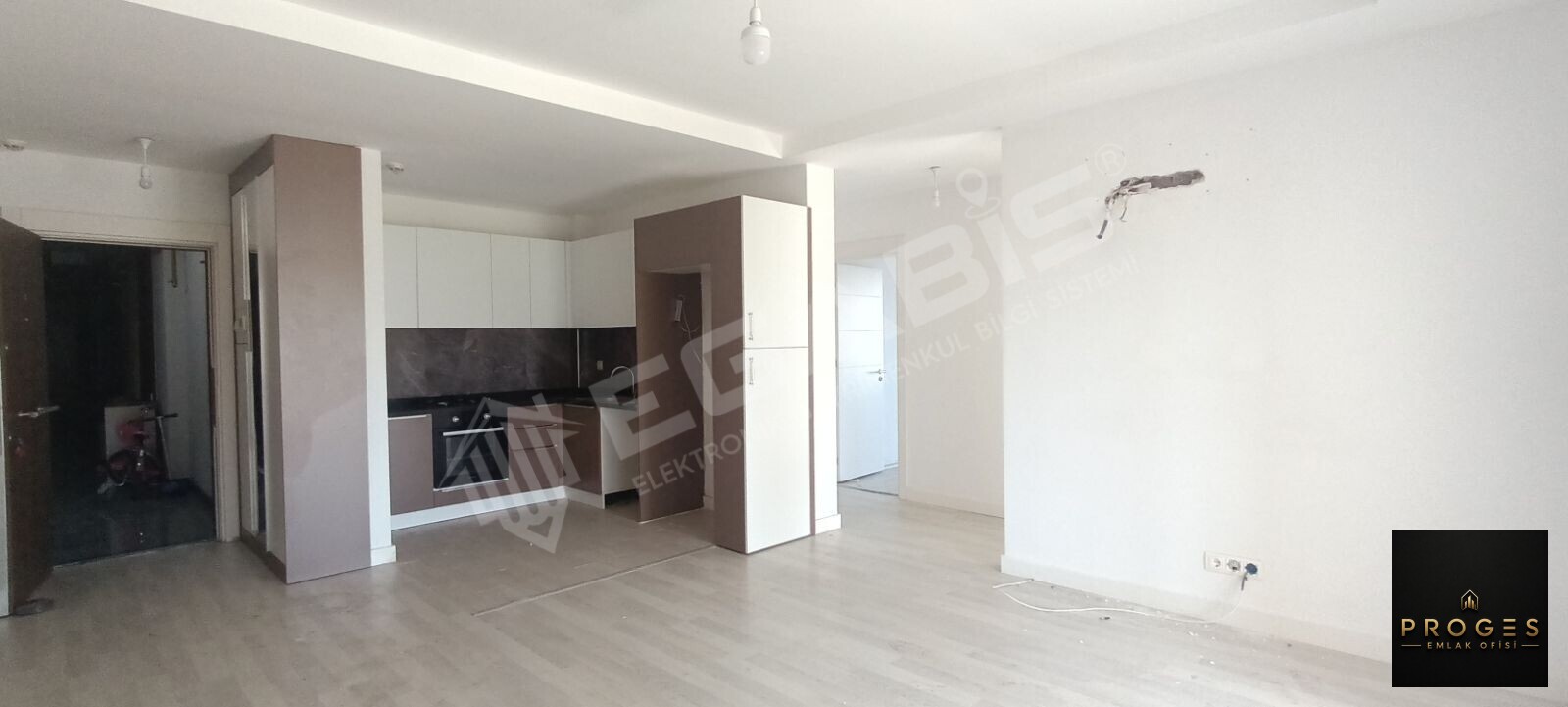PROGES'TEN MEZİTLİ GMK BULVARINDA GENİŞ 2+1 KİRALIK DAİRE - 12