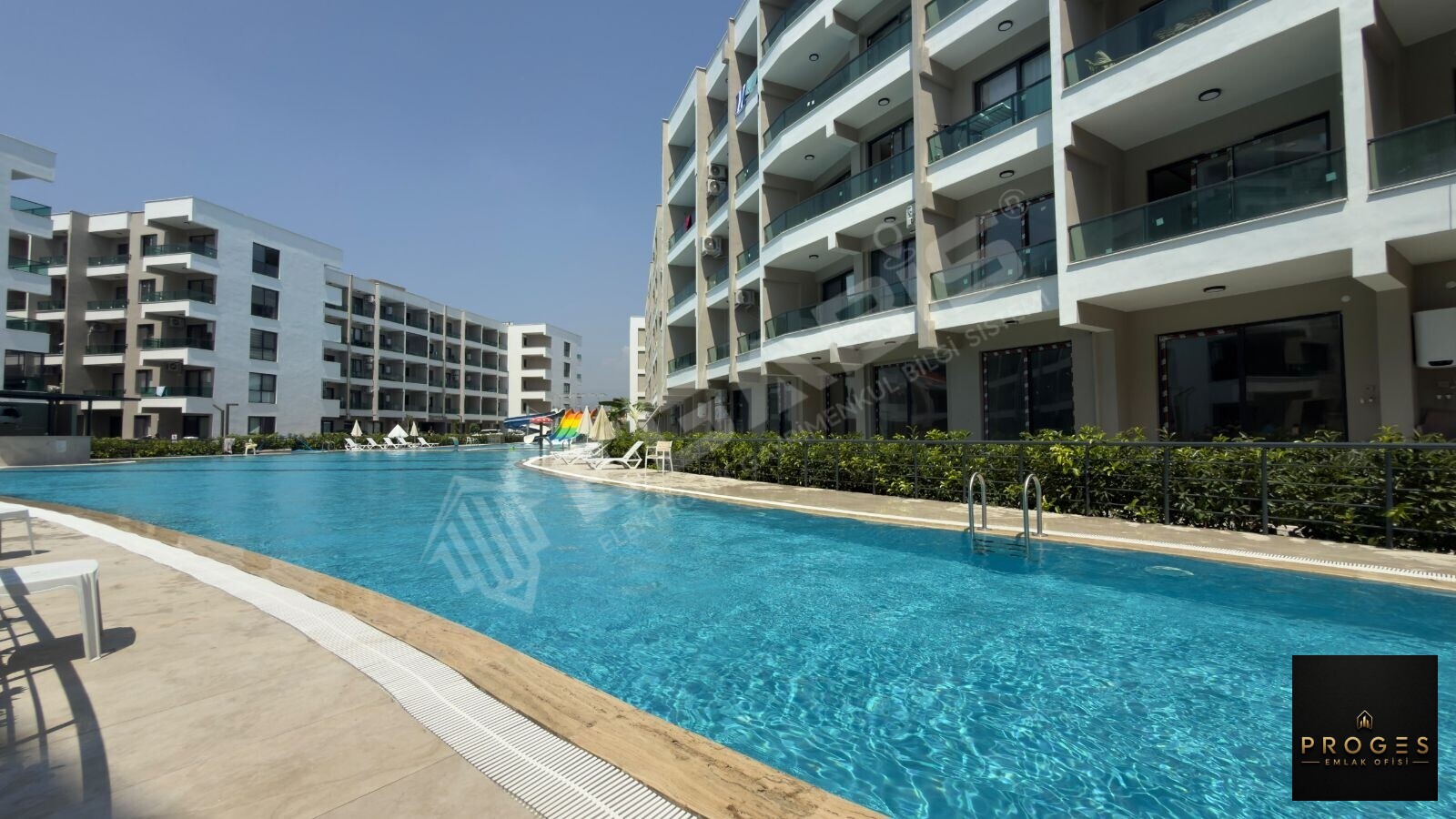 ERDEMLİ TÖMÜK MAHALLESİNDE HAVUZLU SİTE DE KİRALIK 2+1 DAİRE - 3