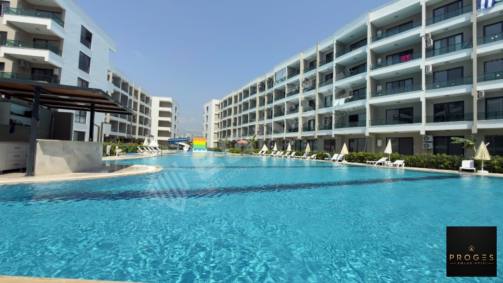 ERDEMLİ TÖMÜK MAHALLESİNDE HAVUZLU SİTE DE KİRALIK 2+1 DAİRE - 16