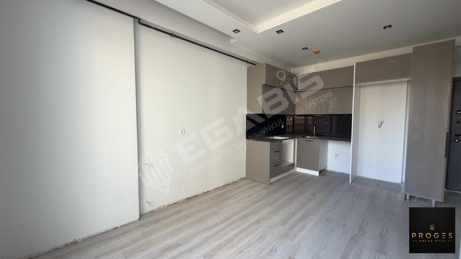 PROGES'TEN TECE'NİN YÜKSELEN BÖLGESİNDE HAVUZLU 1+1 SATILIK - 9