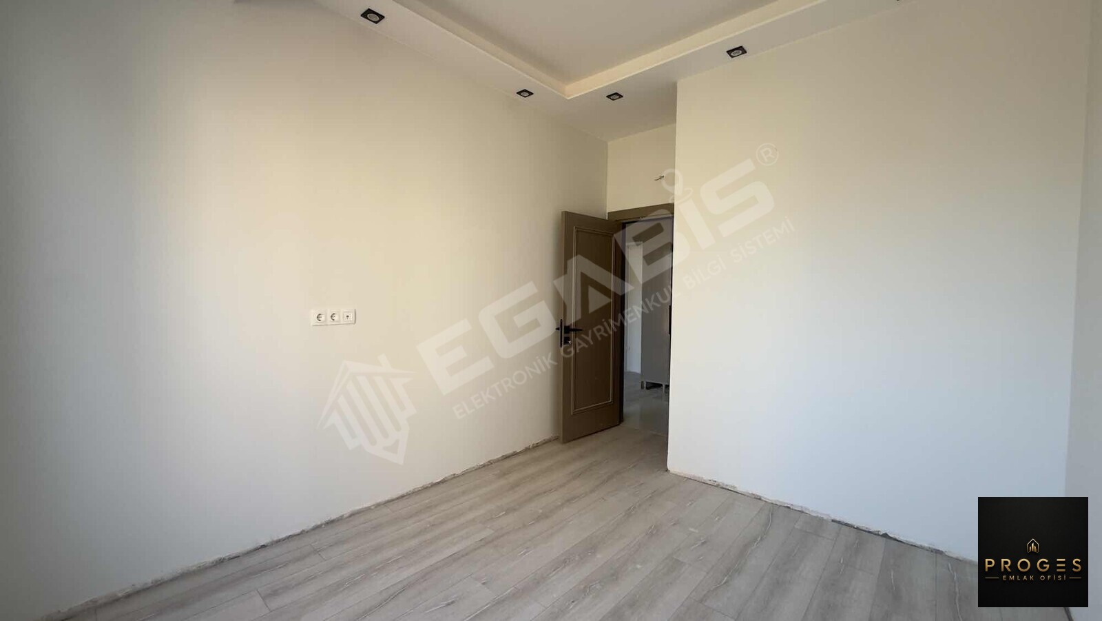 PROGES'TEN TECE'NİN YÜKSELEN BÖLGESİNDE HAVUZLU 1+1 SATILIK - 15