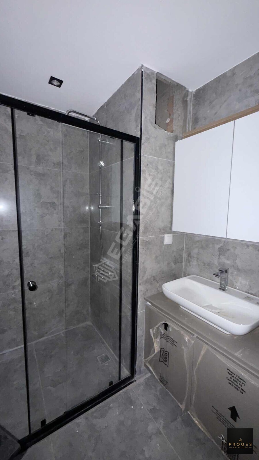 PROGES'TEN TECE'NİN YÜKSELEN BÖLGESİNDE HAVUZLU 1+1 SATILIK - 17