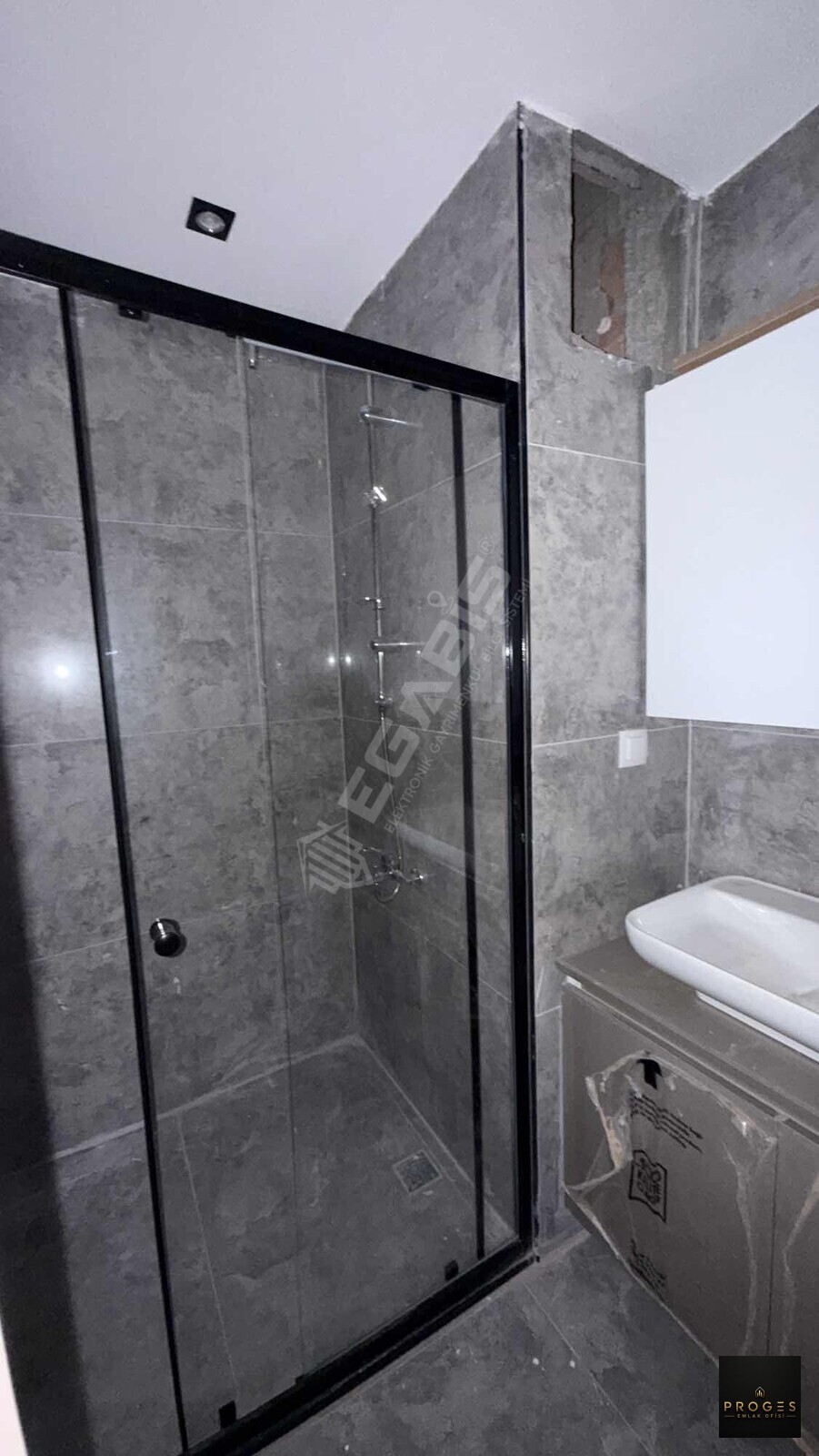 PROGES'TEN TECE'NİN YÜKSELEN BÖLGESİNDE HAVUZLU 1+1 SATILIK - 18