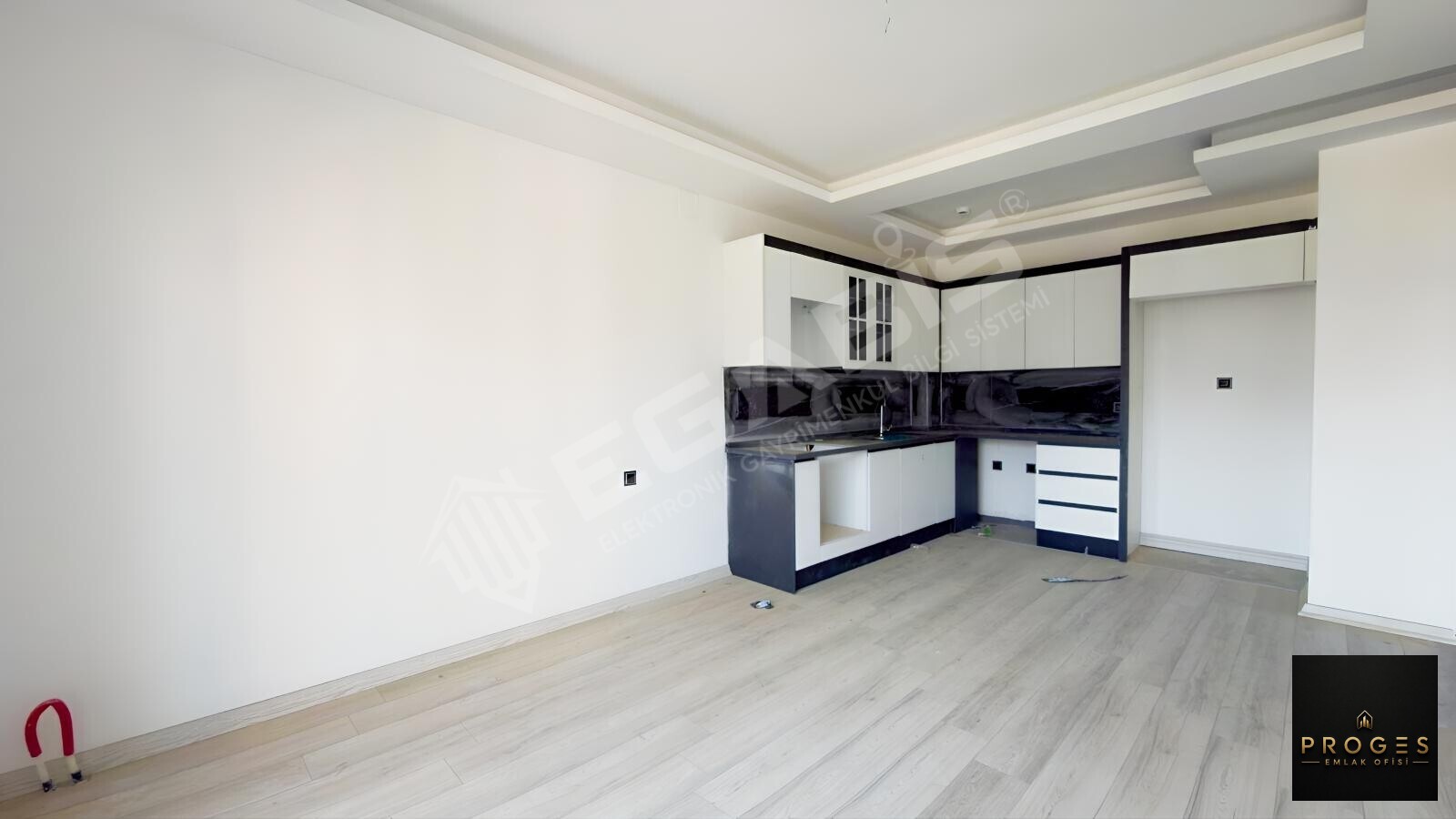 ARPAÇBAHŞİŞ'TE DENİZ MANZARALI SATILIK 1+1 YAZLIK - 12
