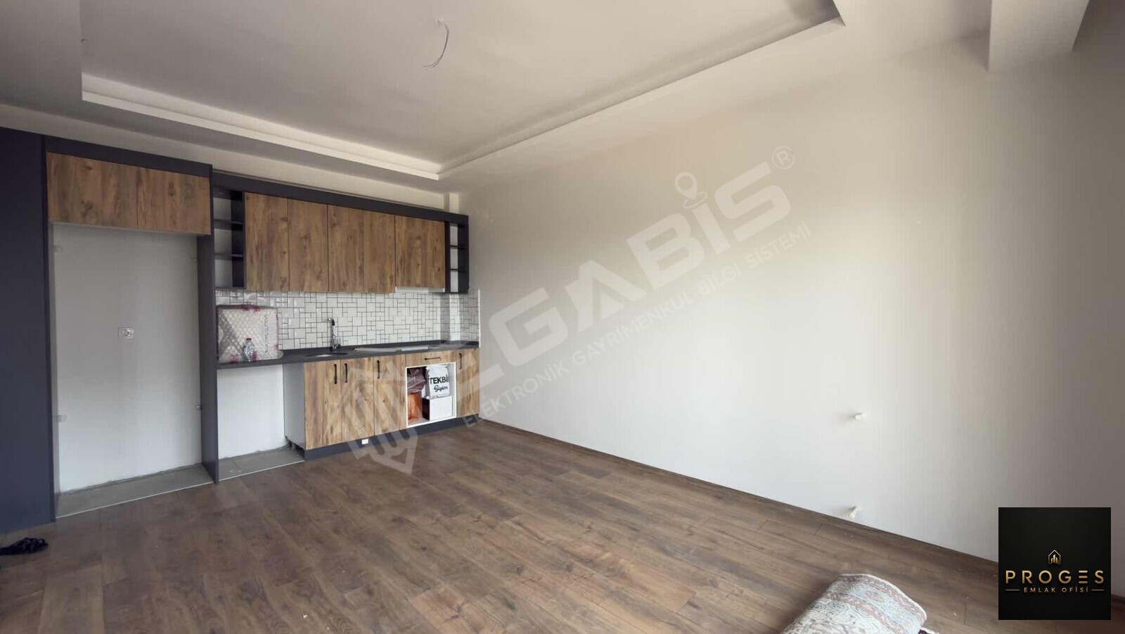 TÖMÜK MAHALLESİ İSKANLI AÇIK&KAPALI HAVUZ 1+1 HAVUZ CEPHESİ - 2
