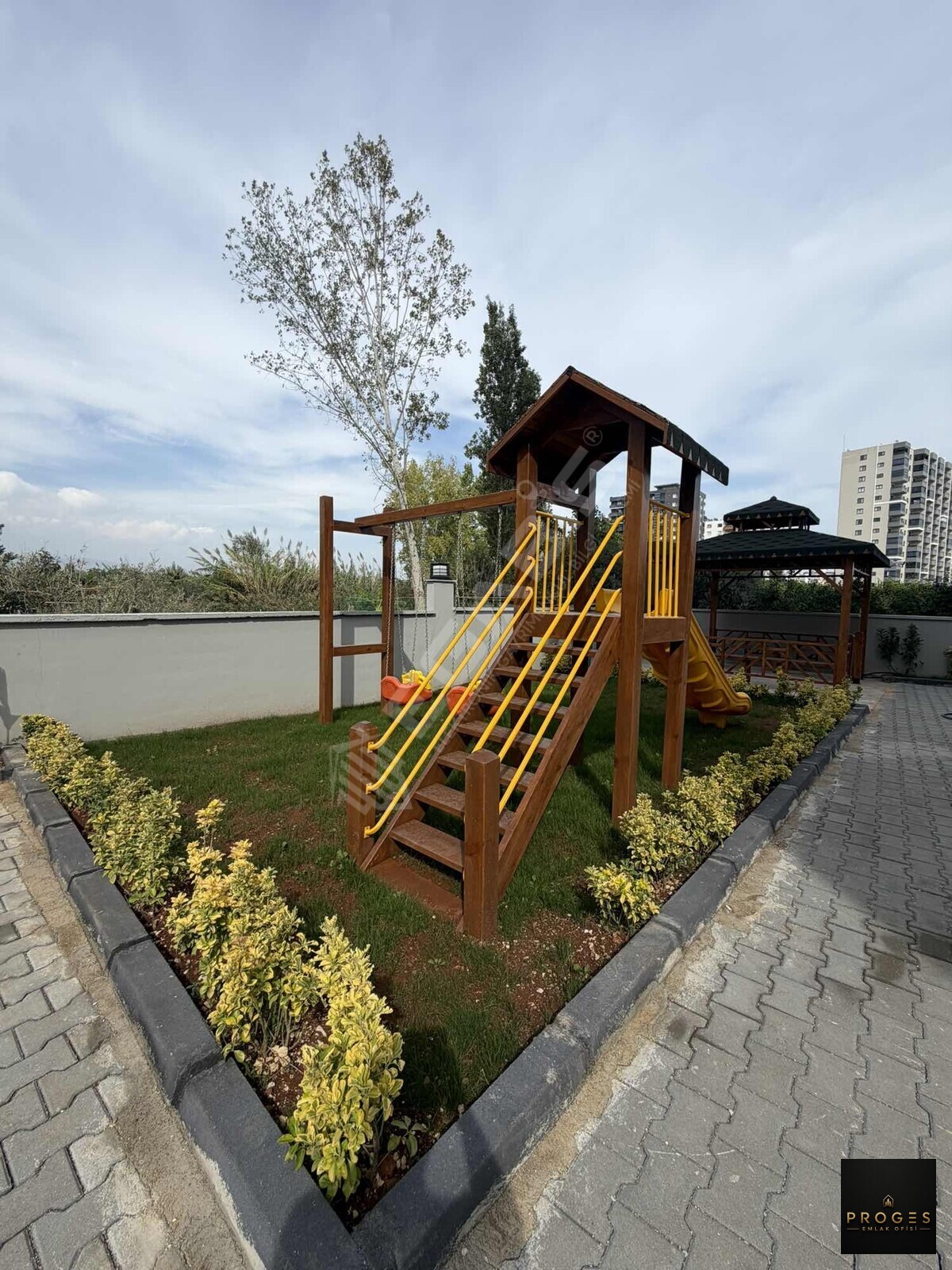 MERSİN ERDEMLİ TÖMÜK DENİZE 200 Mt 50m2 NET 1+1 - 3