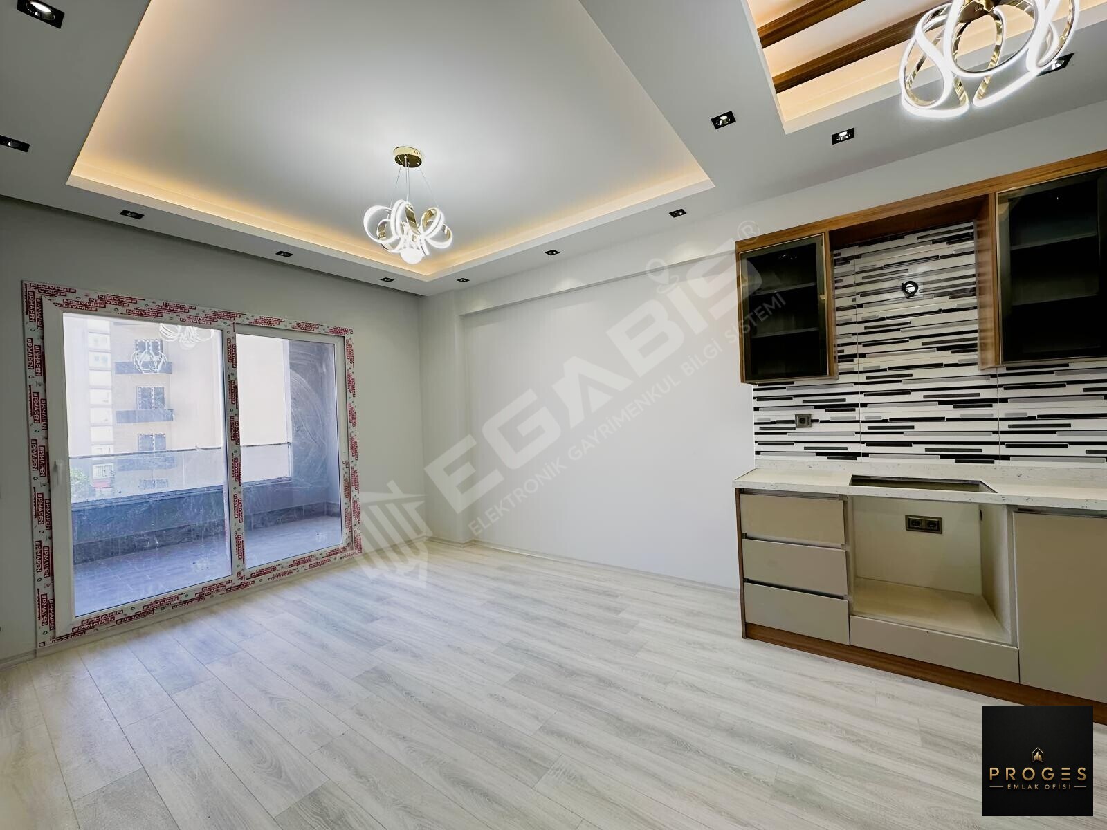 TÖMÜKTE DENİZ MANZARALI LÜKS KONSEPT SİTEDE SATILIK 1+1 DAİRE - 5