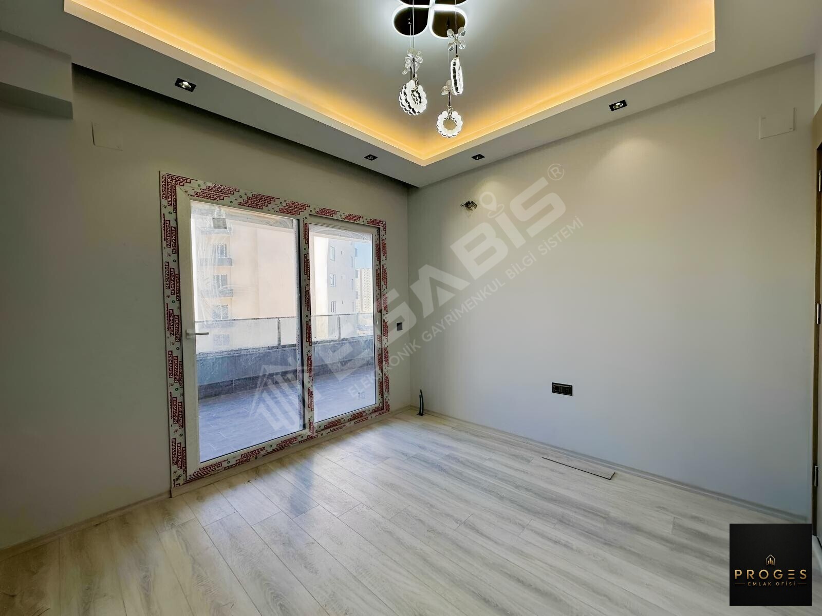 TÖMÜKTE DENİZ MANZARALI LÜKS KONSEPT SİTEDE SATILIK 1+1 DAİRE - 13