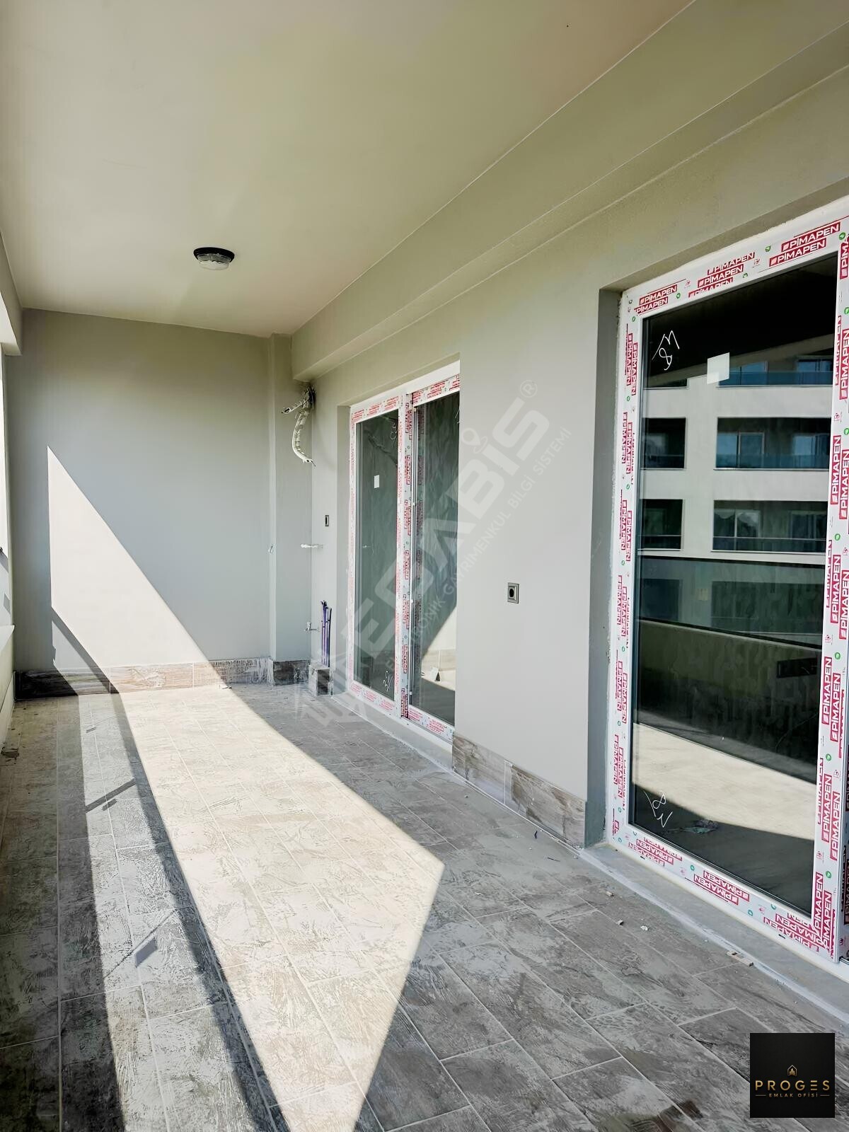 TÖMÜKTE DENİZ MANZARALI LÜKS KONSEPT SİTEDE SATILIK 1+1 DAİRE - 14