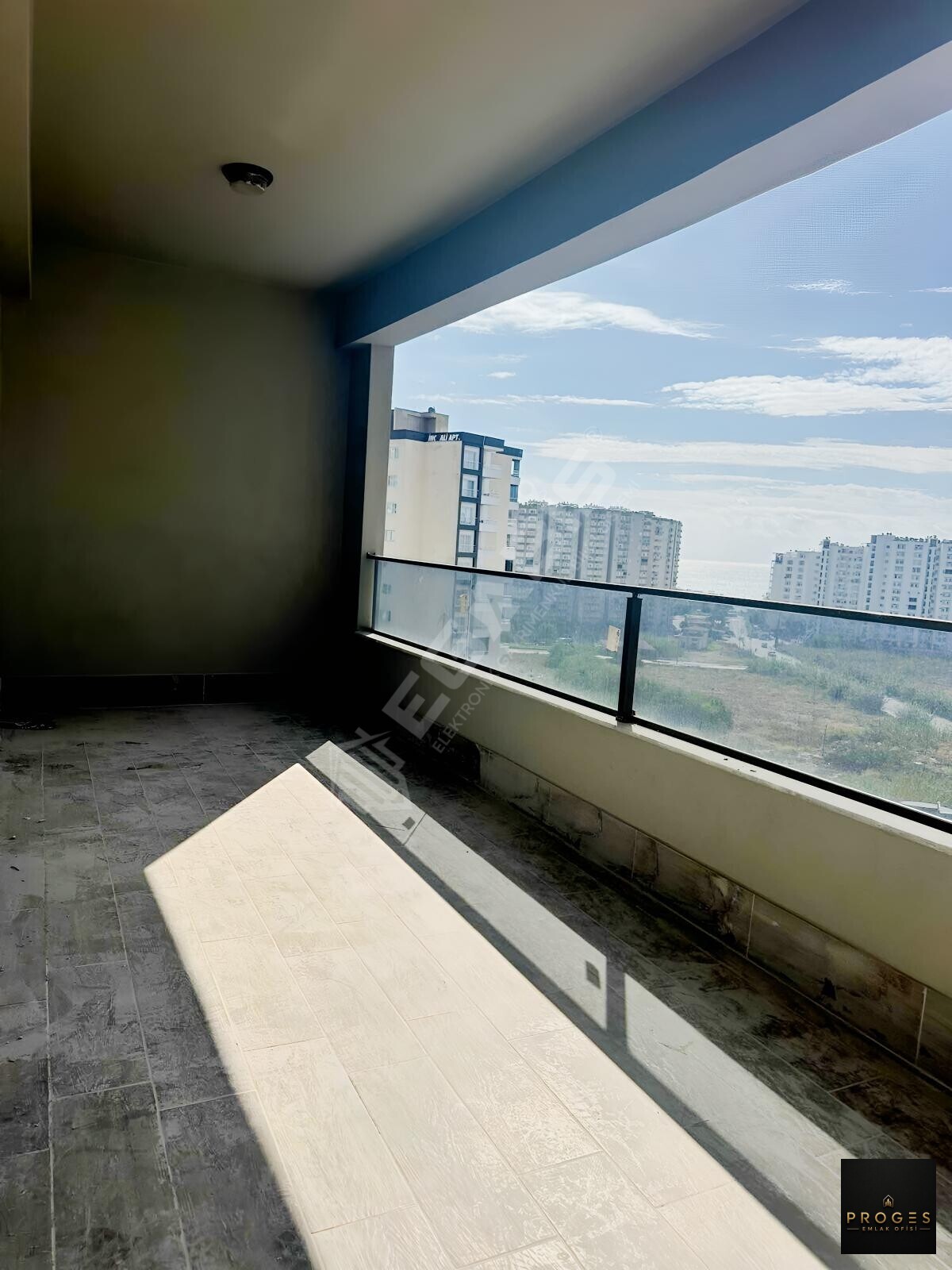 TÖMÜKTE DENİZ MANZARALI LÜKS KONSEPT SİTEDE SATILIK 1+1 DAİRE - 15