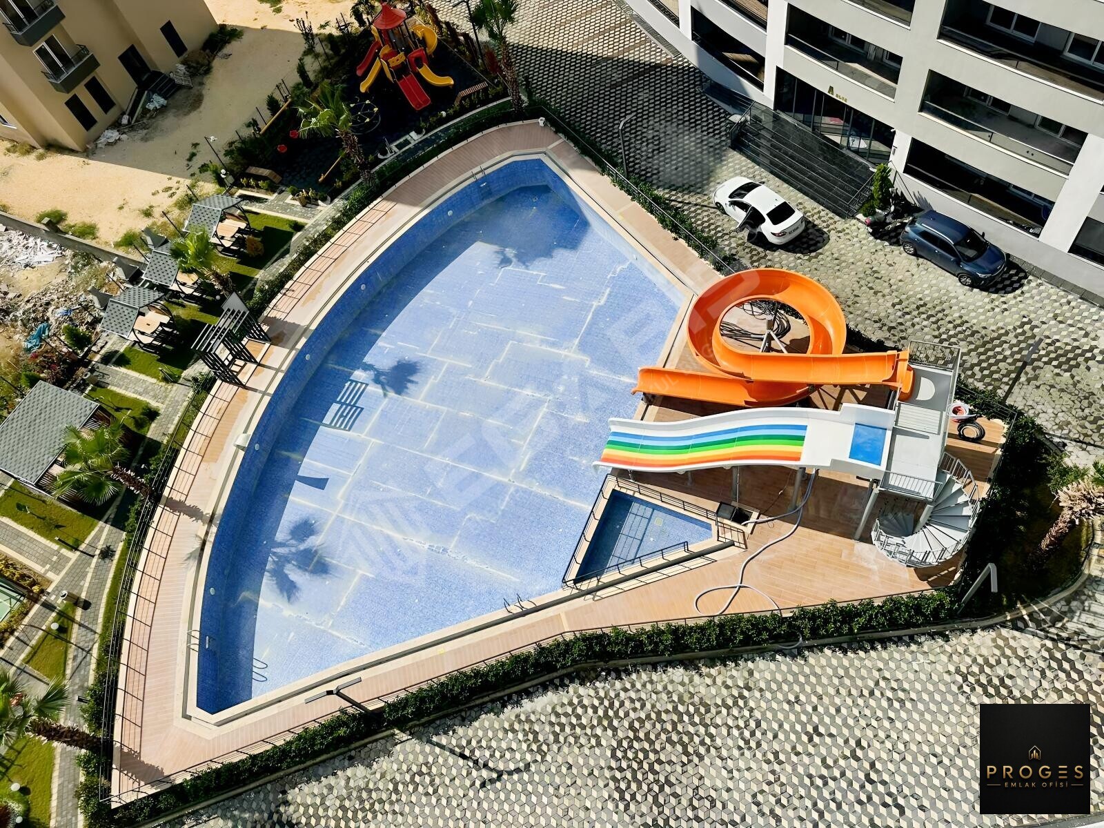 TÖMÜKTE DENİZ MANZARALI LÜKS KONSEPT SİTEDE SATILIK 1+1 DAİRE - 16
