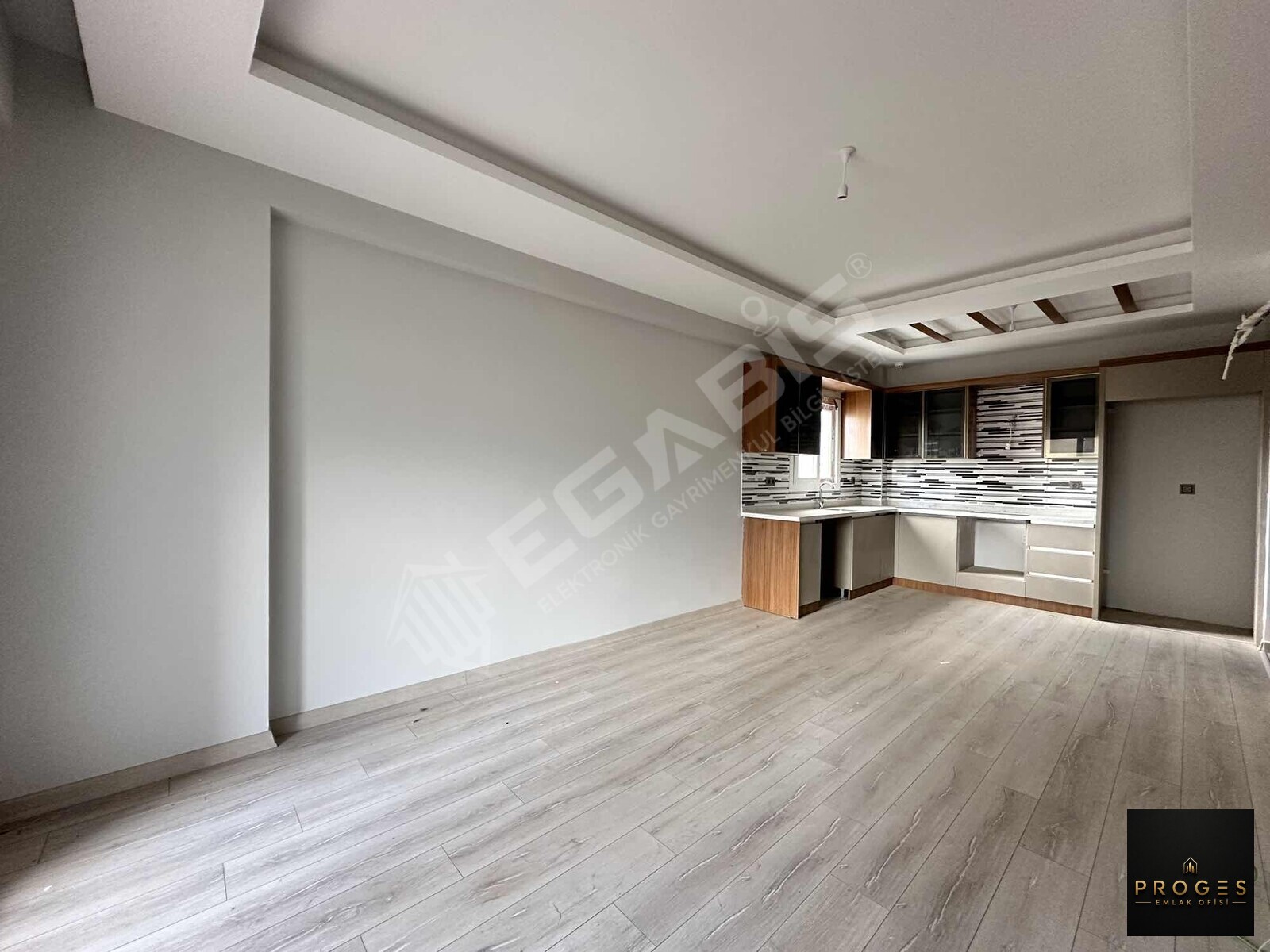 PROGES'TEN TÖMÜKTE GENİŞ DAİRE SEVERLERE ÖZEL SATILIK 2+1 DAİRE - 2