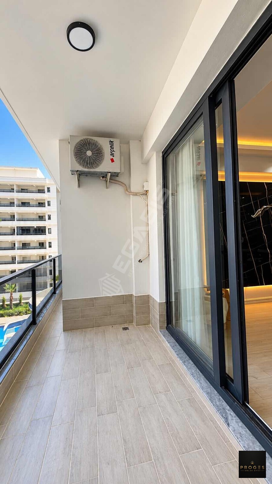 PROGES'TEN AYAŞTA LUX CONCEPT SİTEDE SATILIK 1+1 - 12