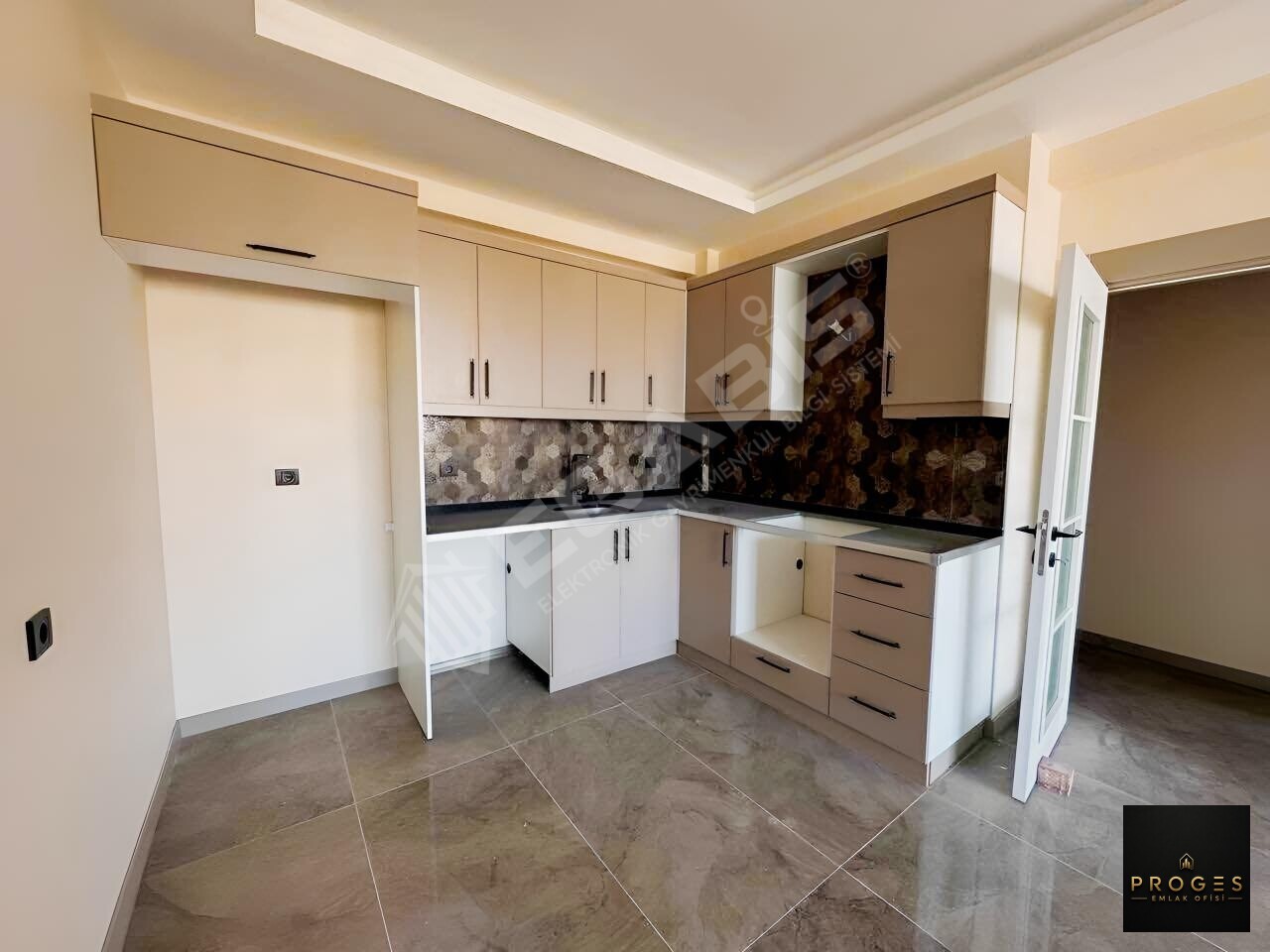 AYAŞ MNR SUİTTE SATILIK ÇİFT BANYOLU LÜXS 1+1 DAİRE - 8