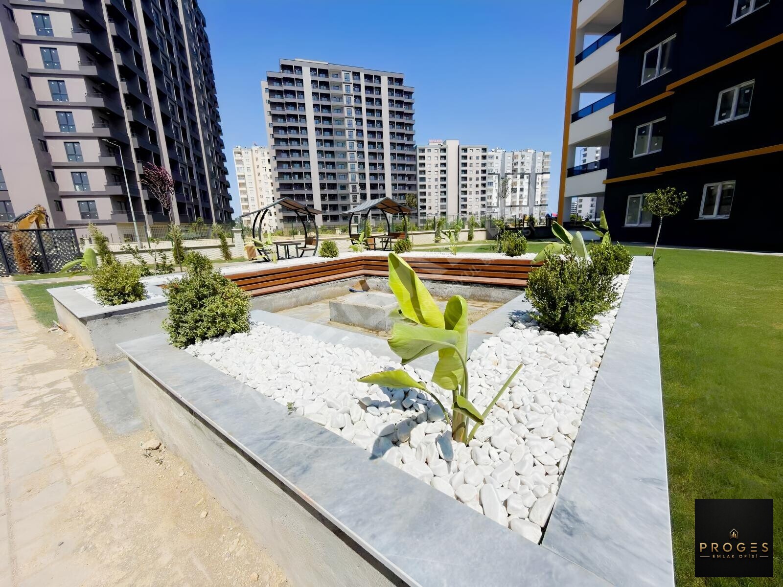 TÖMÜKTE GENİŞ 1+1 SOSYAL DONATILI KİRALIK DAİRE - 4