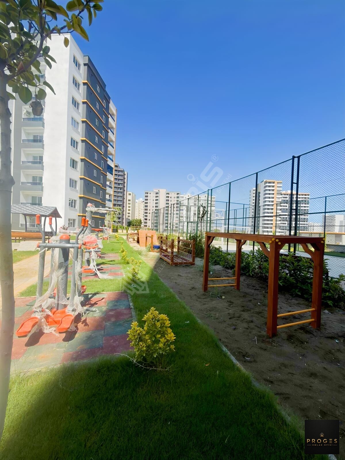 TÖMÜKTE GENİŞ 1+1 SOSYAL DONATILI KİRALIK DAİRE - 11