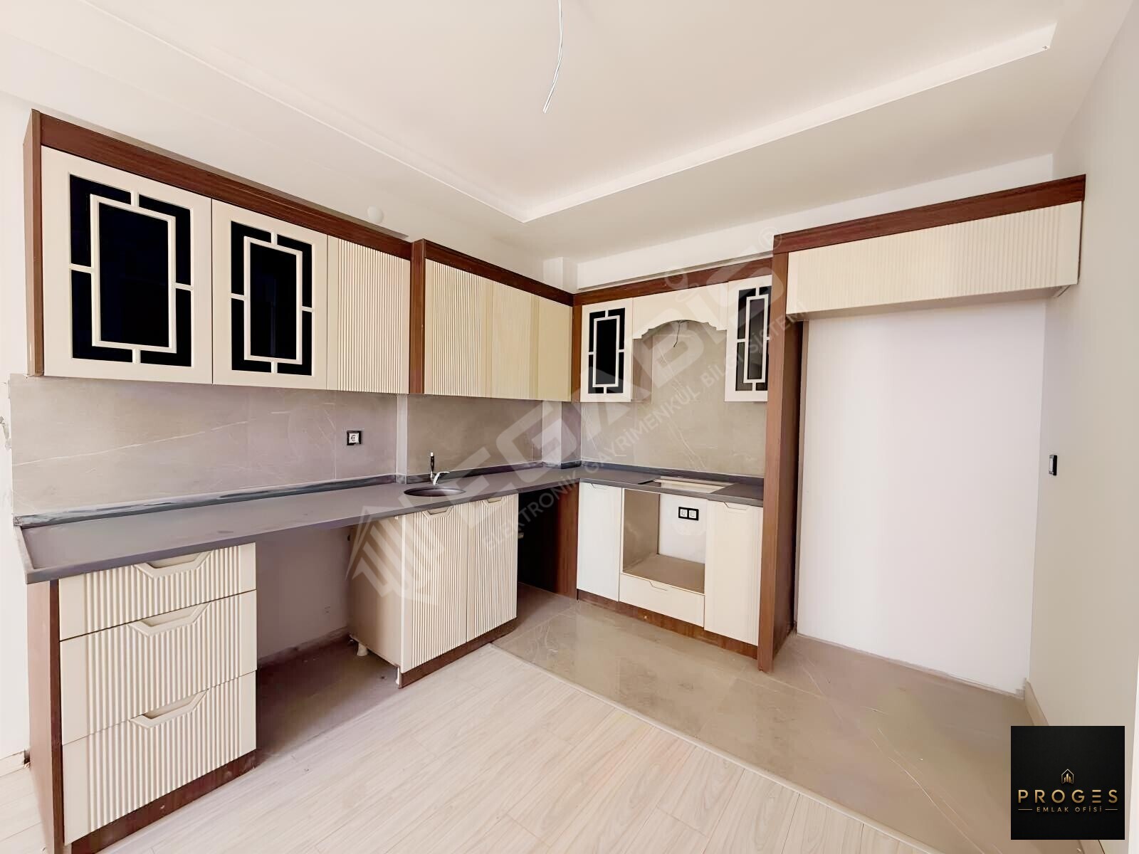 TÖMÜKTE GENİŞ 1+1 SOSYAL DONATILI KİRALIK DAİRE - 17