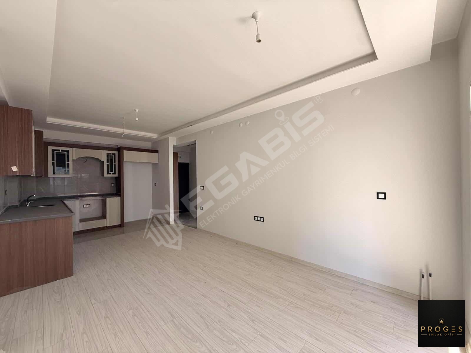TÖMÜKTE GENİŞ 1+1 SOSYAL DONATILI KİRALIK DAİRE - 20