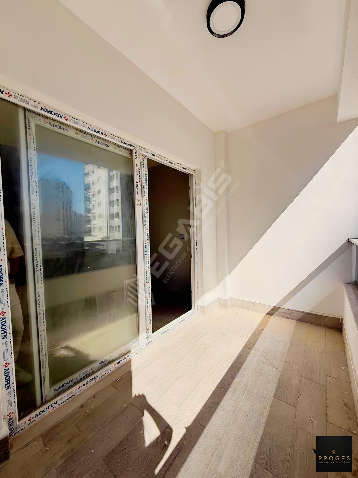 TÖMÜKTE GENİŞ 1+1 SOSYAL DONATILI KİRALIK DAİRE - 25
