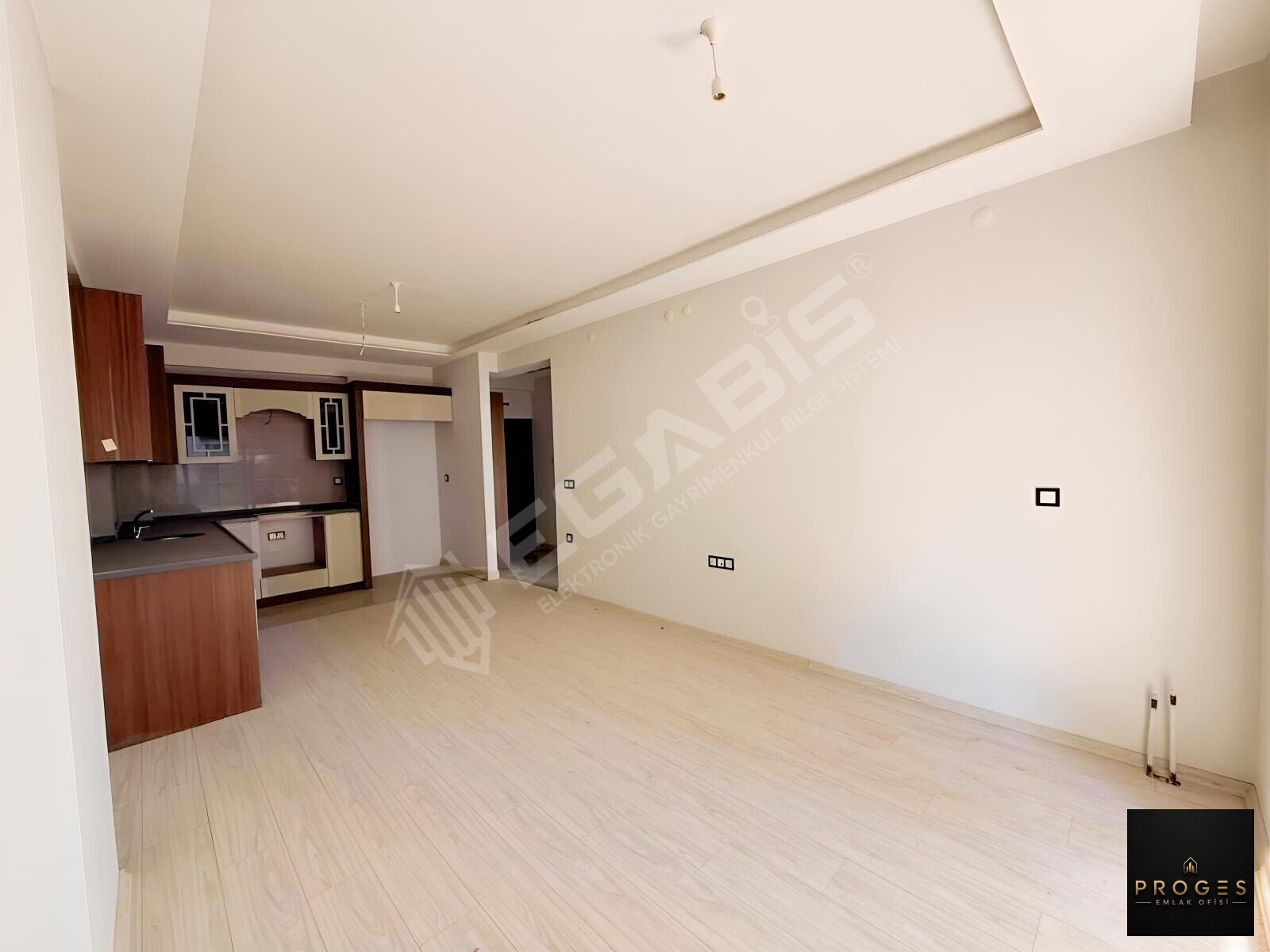 TÖMÜKTE GENİŞ 1+1 SOSYAL DONATILI KİRALIK DAİRE - 28