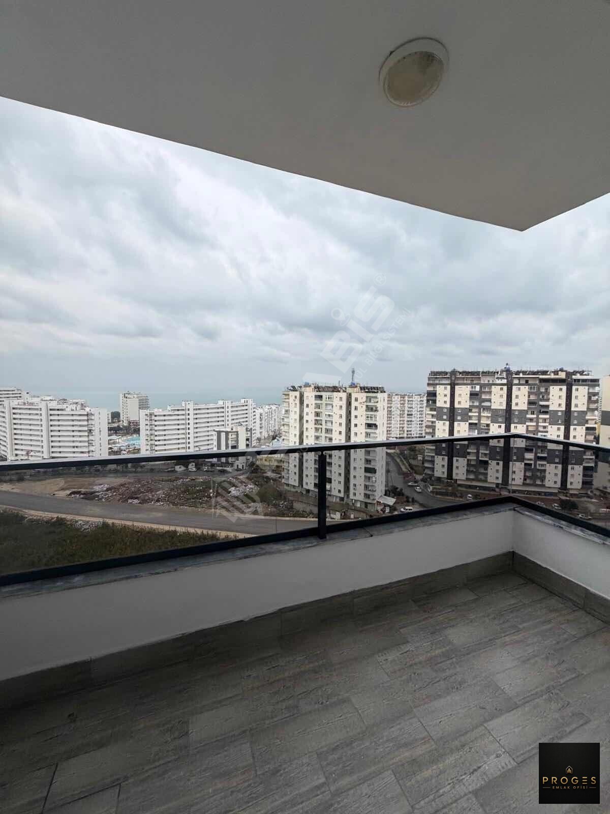 TÖMÜKTE EŞYALI HEM DENİZE HEM ANAYOLA YAKIN 1+1 DAİRE - 3