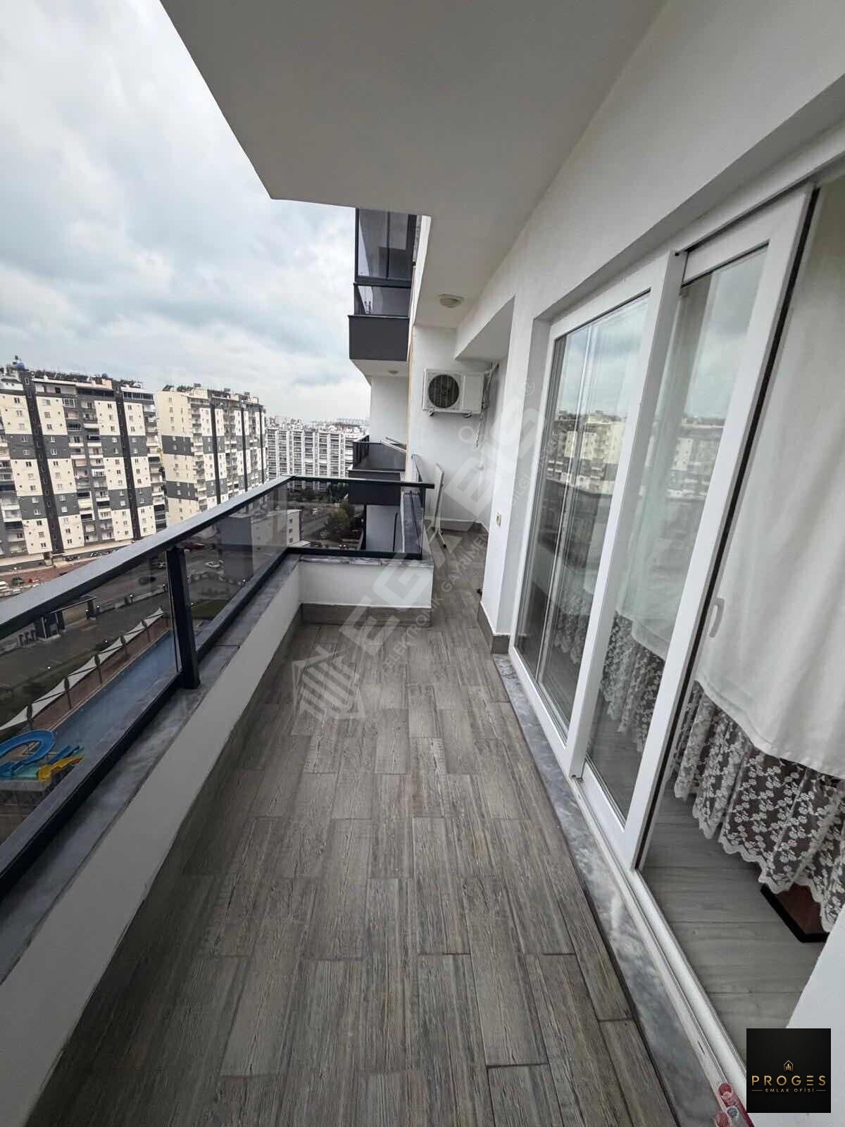 TÖMÜKTE EŞYALI HEM DENİZE HEM ANAYOLA YAKIN 1+1 DAİRE - 4