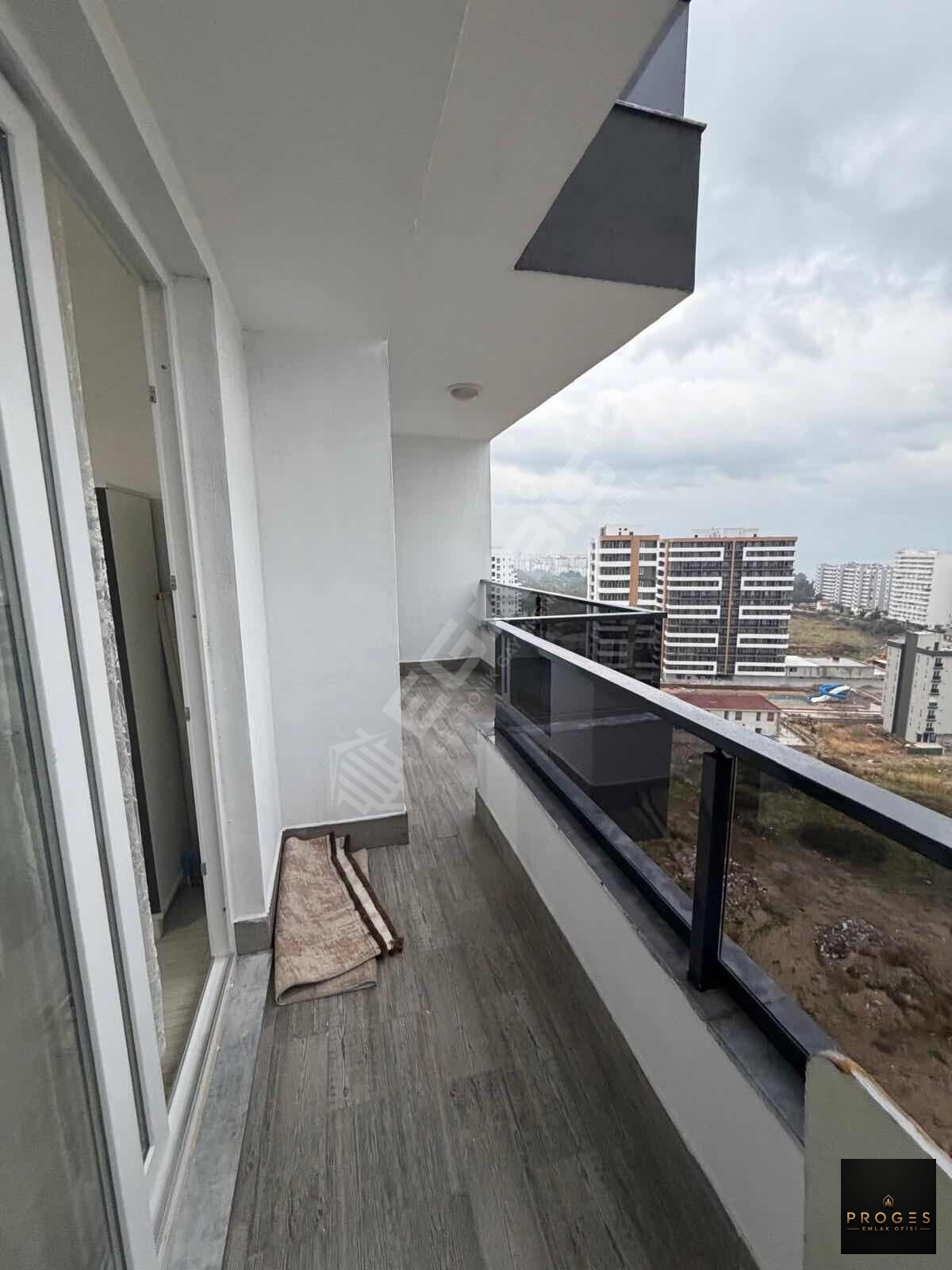 TÖMÜKTE EŞYALI HEM DENİZE HEM ANAYOLA YAKIN 1+1 DAİRE - 5