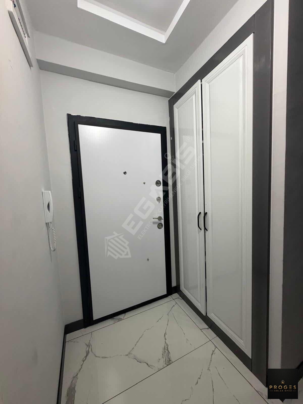 TÖMÜKTE EŞYALI HEM DENİZE HEM ANAYOLA YAKIN 1+1 DAİRE - 8