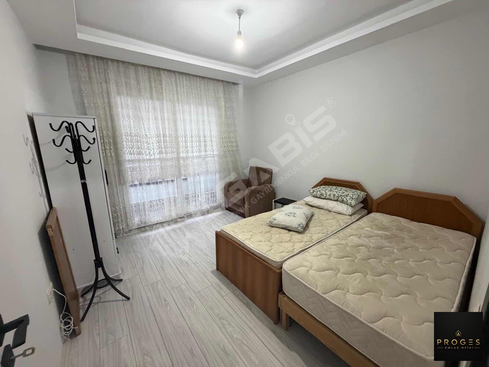 TÖMÜKTE EŞYALI HEM DENİZE HEM ANAYOLA YAKIN 1+1 DAİRE - 13