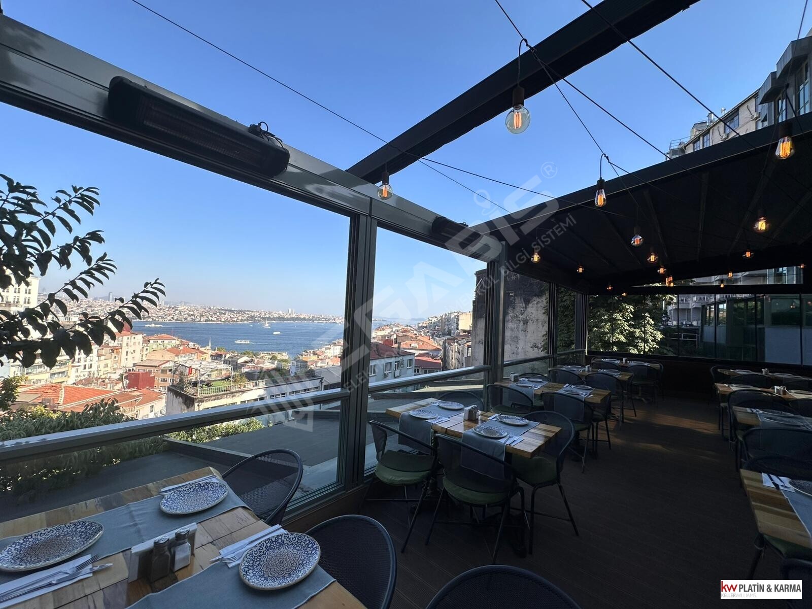 Cihangir Boğaz Manzaralı Devren Kiralık Cafe-Bar-Rest - 9