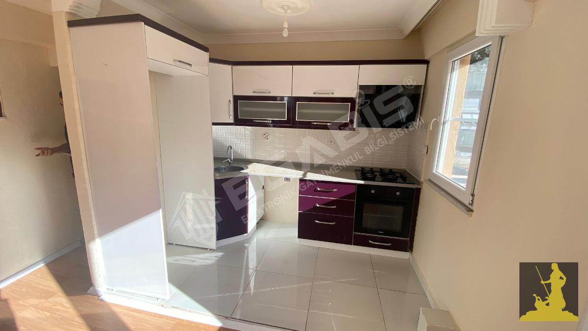 AKÇAY MERKEZDE TAMAMEN YENİLENMİŞ 2+1 DAİRE!