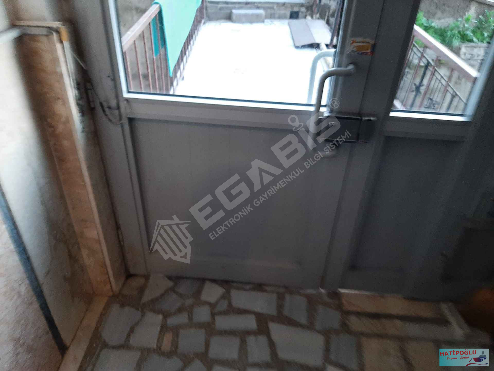 ŞAFAK MAH.(MİLLET BAHÇESİ YAKINI) Y. GİRİŞ-3+1-TERASLI DAİRE - 2