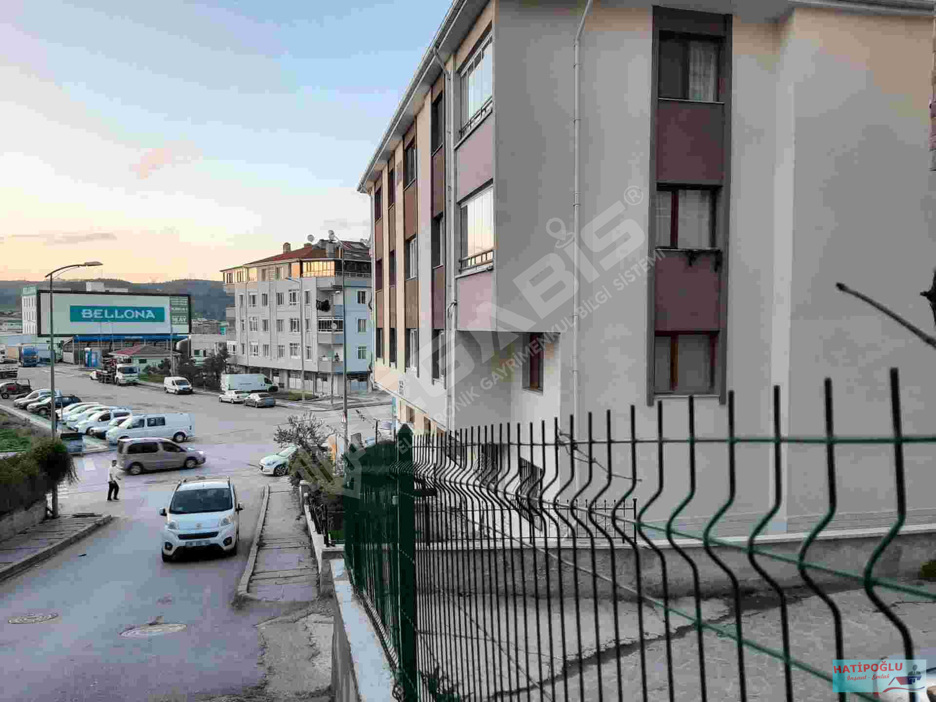 ŞAFAK MAH.(MİLLET BAHÇESİ YAKINI) Y. GİRİŞ-3+1-TERASLI DAİRE