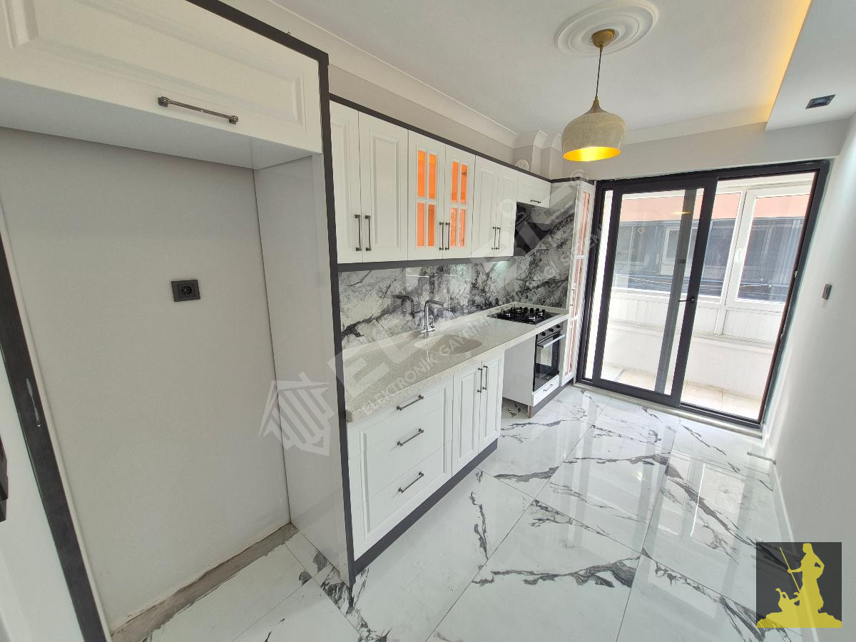 Ön Cephe 2+1 Satılık Daire 90 m² Denize 850 m - 2