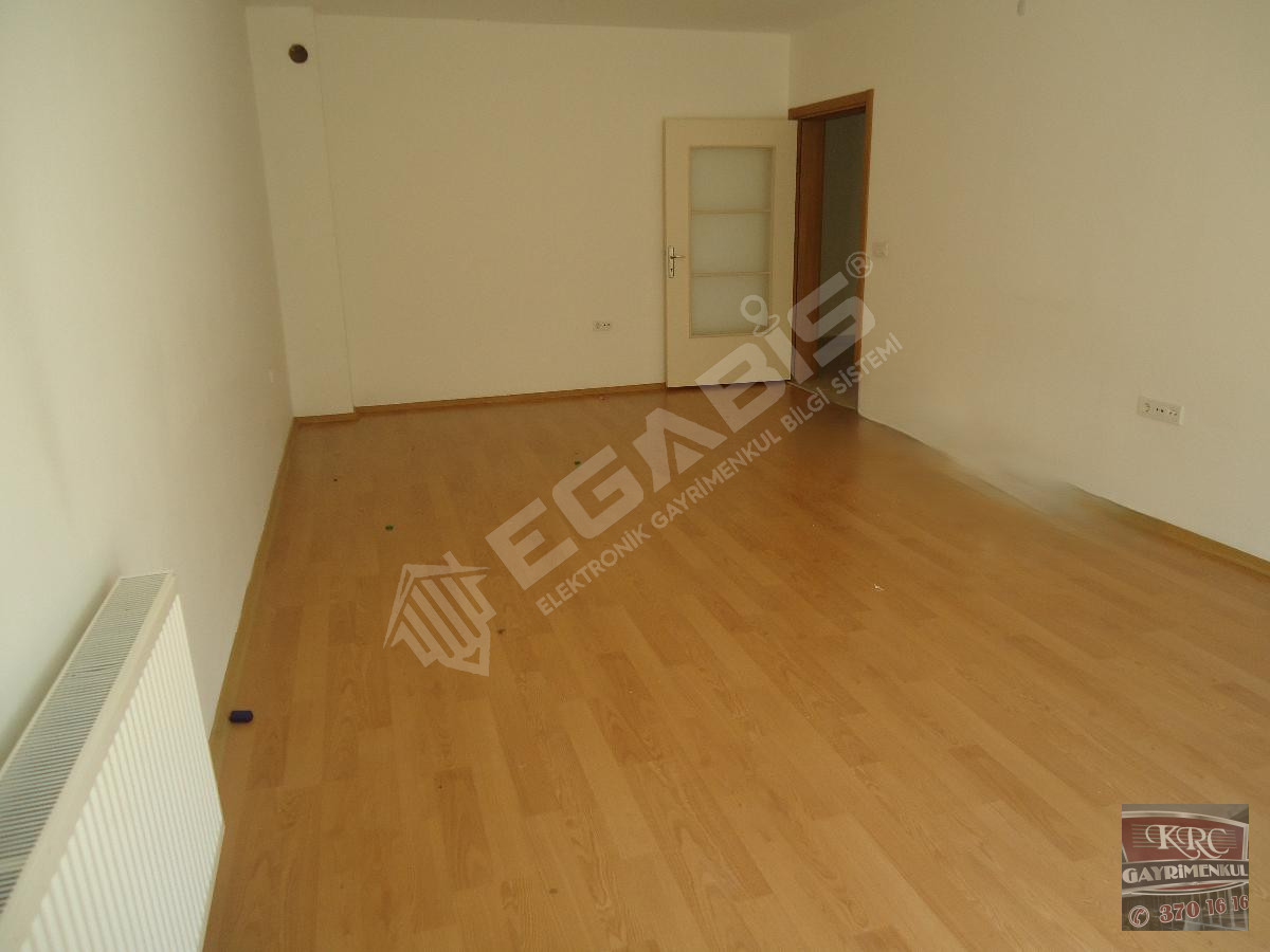 KRC'DEN TOKİ UZUN BLOKLARDA KİRALIK 4+1 DAİRE - 3