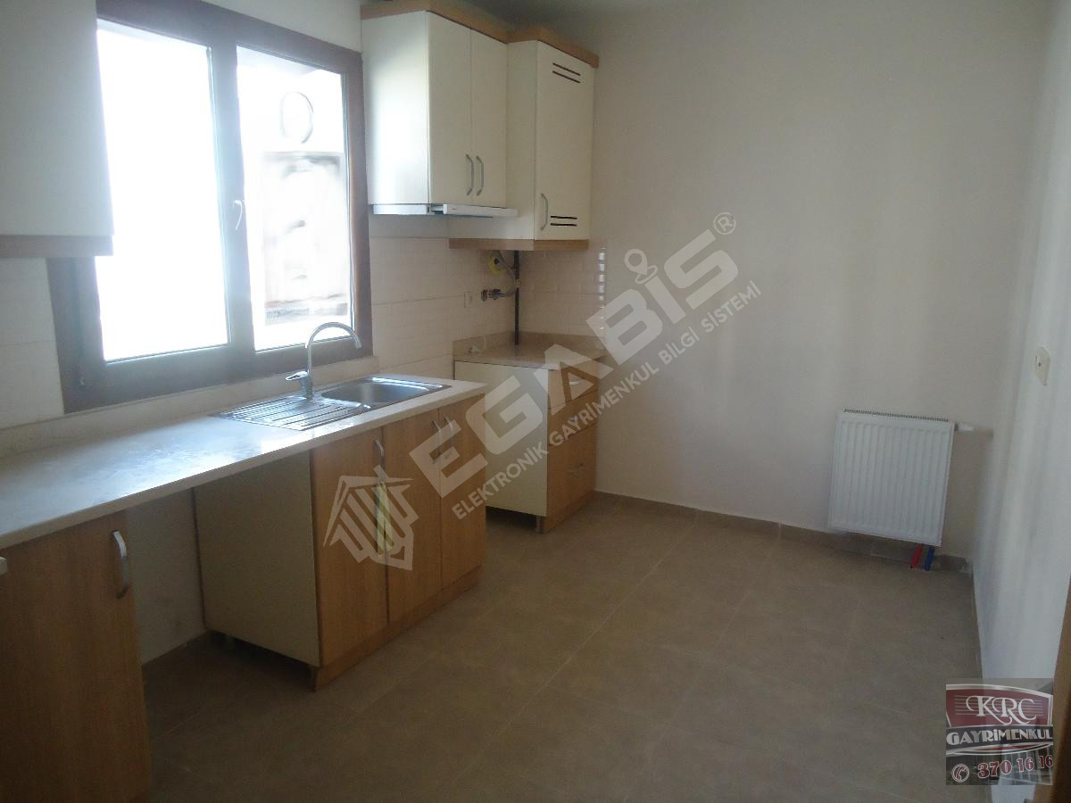 KRC'DEN MANZARALI MERKEZİ KONUMDA KATTA KİRALIK 3+1 DAİRE