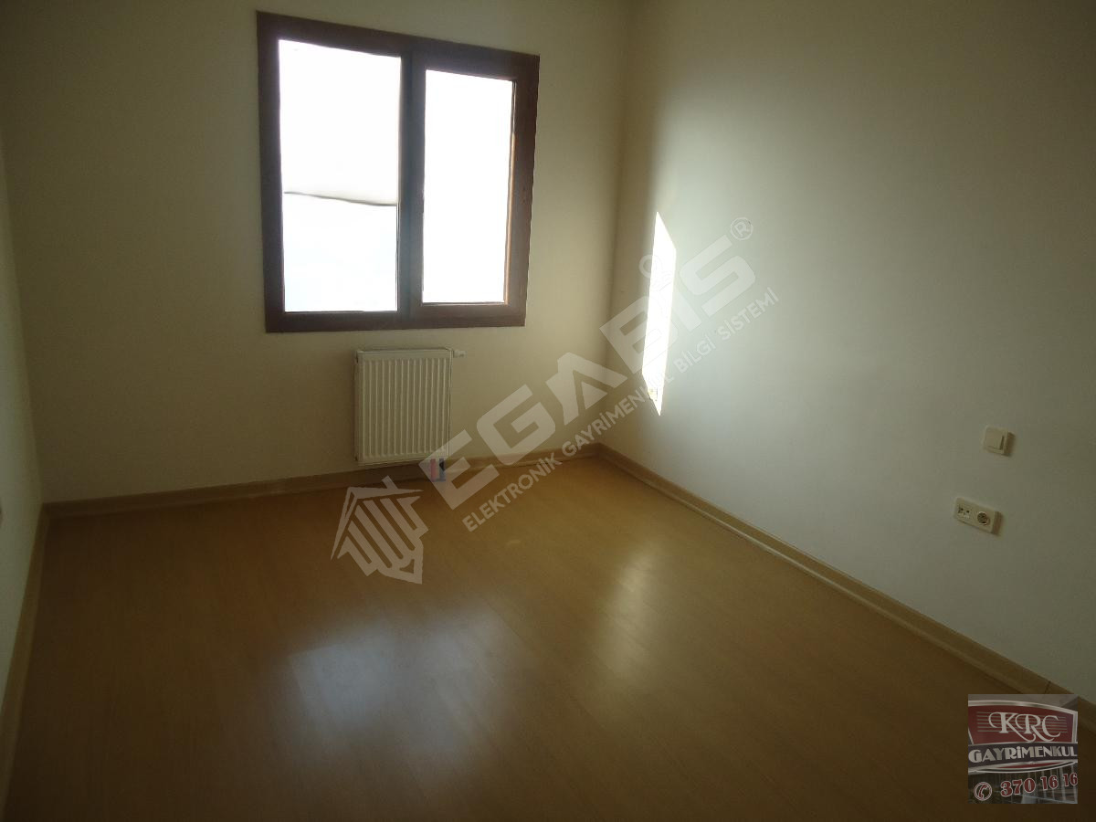 KRC'DEN MANZARALI MERKEZİ KONUMDA KATTA KİRALIK 3+1 DAİRE - 3